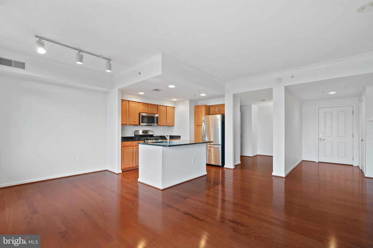 4480 MARKET COMMONS DR #505, FAIRFAX, Virginia 22033, 1 Bedroom Bedrooms, ,1 BathroomBathrooms,Residential,For sale,4480 MARKET COMMONS DR #505,VAFX2273810 MLS # VAFX2273810