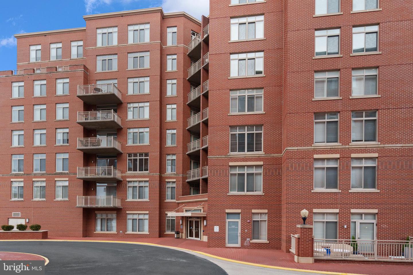 4480 MARKET COMMONS DR #505, FAIRFAX, Virginia 22033, 1 Bedroom Bedrooms, ,1 BathroomBathrooms,Residential,For sale,4480 MARKET COMMONS DR #505,VAFX2273810 MLS # VAFX2273810
