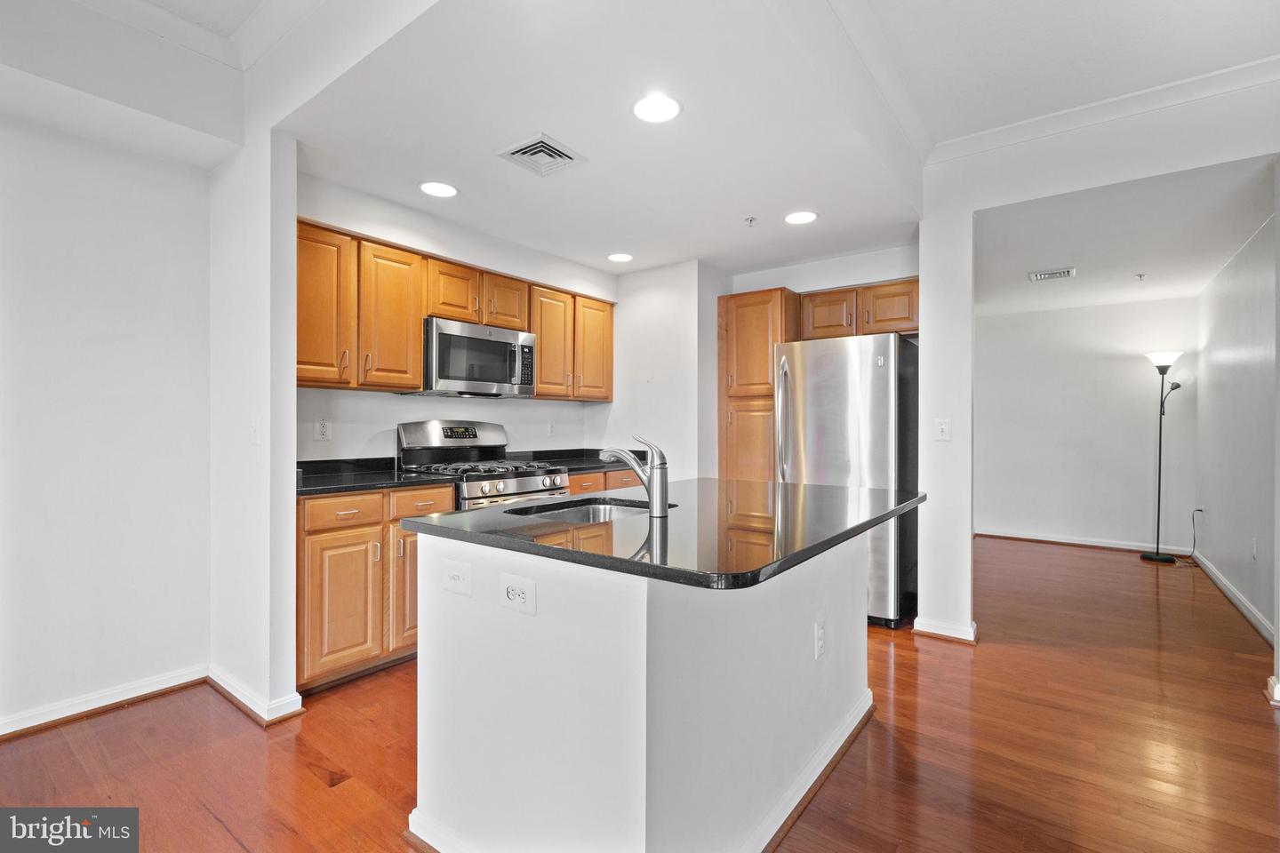 4480 MARKET COMMONS DR #505, FAIRFAX, Virginia 22033, 1 Bedroom Bedrooms, ,1 BathroomBathrooms,Residential,For sale,4480 MARKET COMMONS DR #505,VAFX2273810 MLS # VAFX2273810