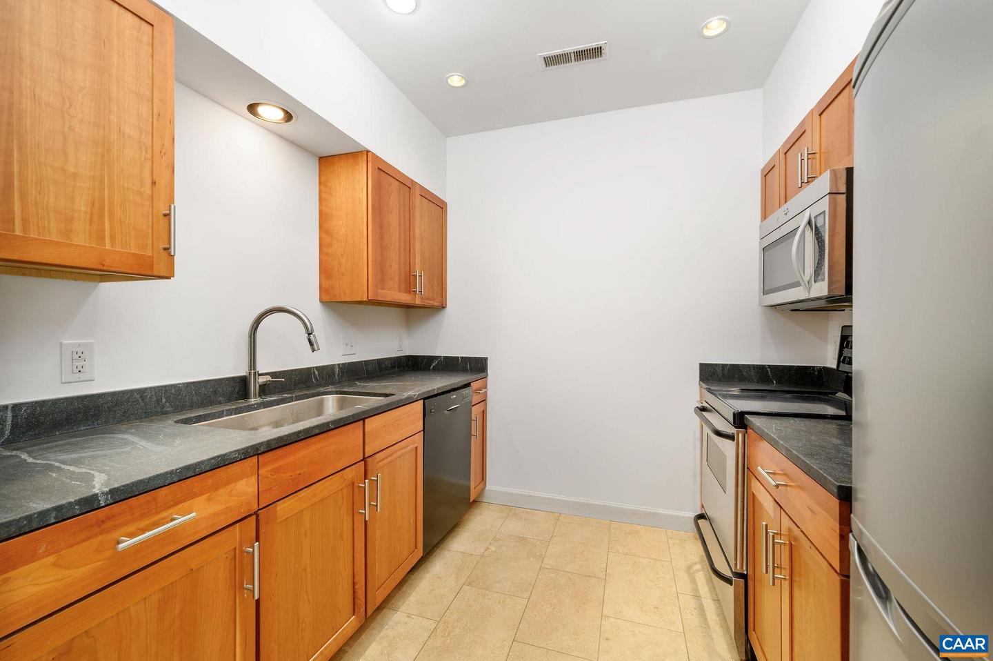 408 E MARKET ST #305, CHARLOTTESVILLE, Virginia 22902, 2 Bedrooms Bedrooms, ,2 BathroomsBathrooms,Residential,For sale,408 E MARKET ST #305,669886 MLS # 669886