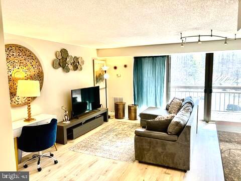 2230 GEORGE C MARSHALL DR #524, FALLS CHURCH, Virginia 22043, 1 Bedroom Bedrooms, ,1 BathroomBathrooms,Residential,For sale,2230 GEORGE C MARSHALL DR #524,VAFX2273900 MLS # VAFX2273900