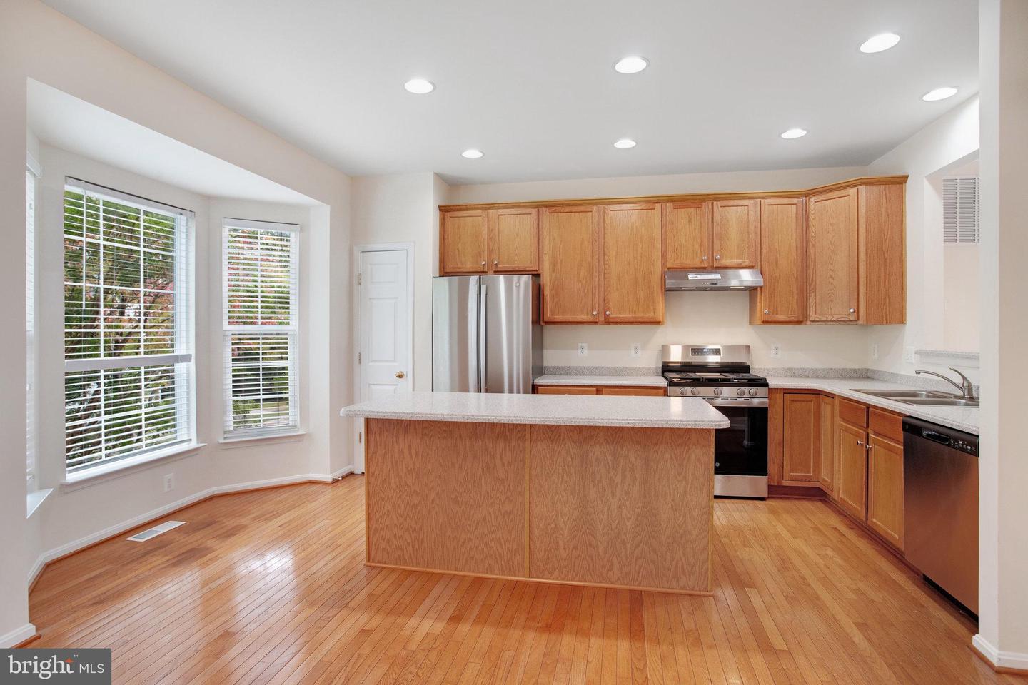 4903 CHASTE TREE PL, WOODBRIDGE, Virginia 22192, 3 Bedrooms Bedrooms, ,2 BathroomsBathrooms,Residential,For sale,4903 CHASTE TREE PL,VAPW2105826 MLS # VAPW2105826