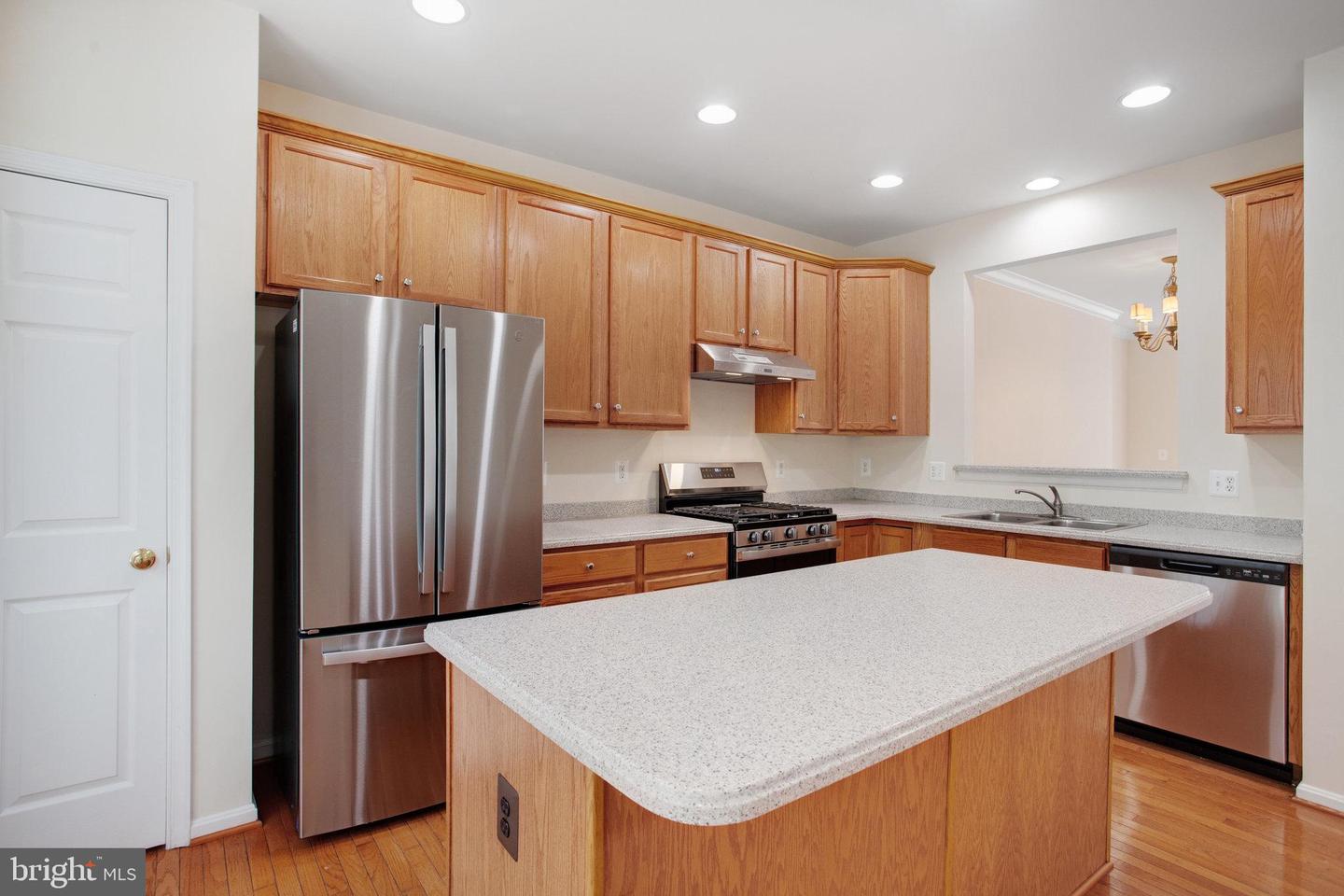 4903 CHASTE TREE PL, WOODBRIDGE, Virginia 22192, 3 Bedrooms Bedrooms, ,2 BathroomsBathrooms,Residential,For sale,4903 CHASTE TREE PL,VAPW2105826 MLS # VAPW2105826