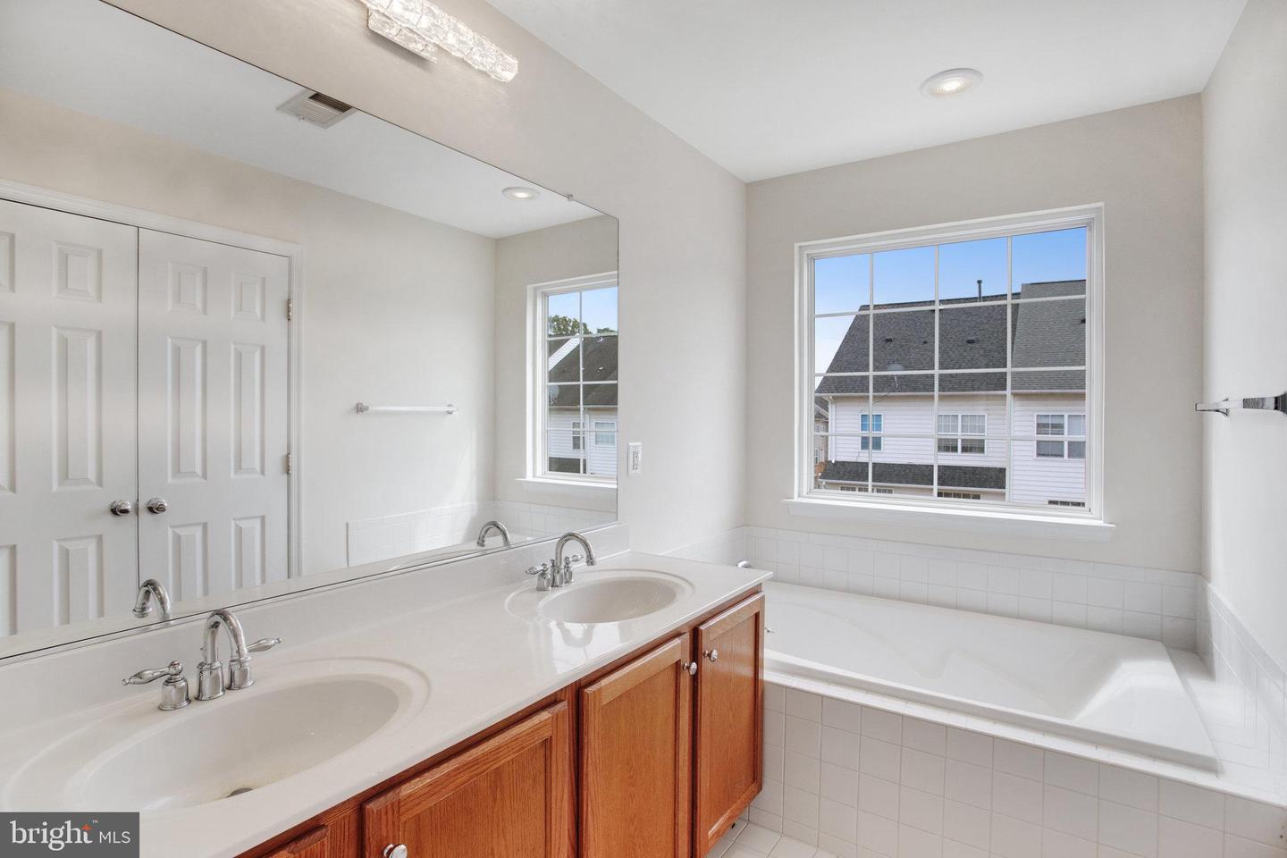 4903 CHASTE TREE PL, WOODBRIDGE, Virginia 22192, 3 Bedrooms Bedrooms, ,2 BathroomsBathrooms,Residential,For sale,4903 CHASTE TREE PL,VAPW2105826 MLS # VAPW2105826