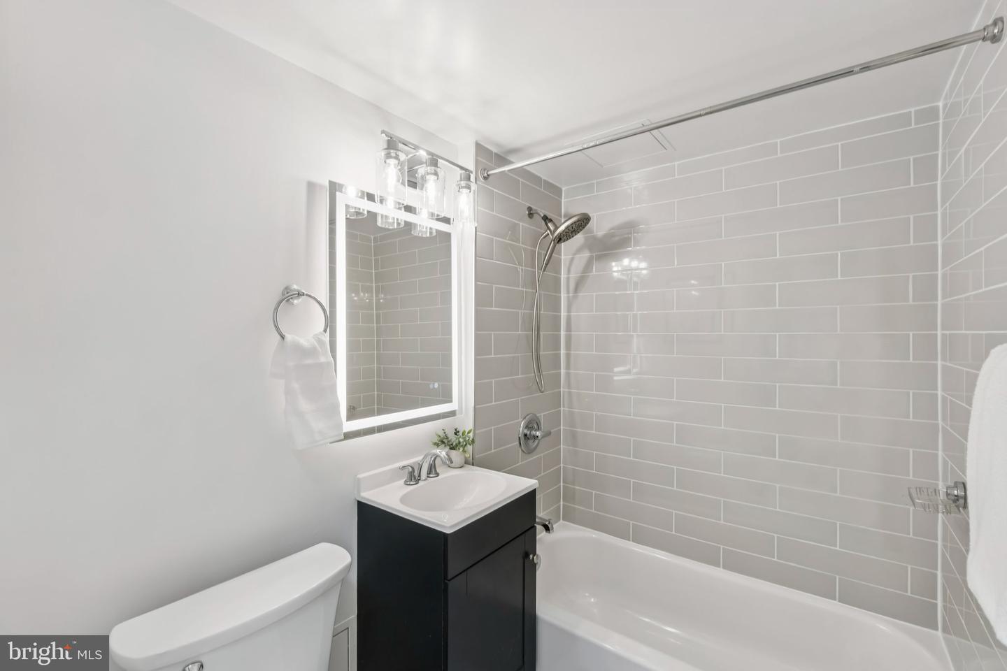 800 4TH ST SW #S121, WASHINGTON, District Of Columbia 20024, 2 Bedrooms Bedrooms, ,1 BathroomBathrooms,Residential,For sale,800 4TH ST SW #S121,DCDC2226602 MLS # DCDC2226602