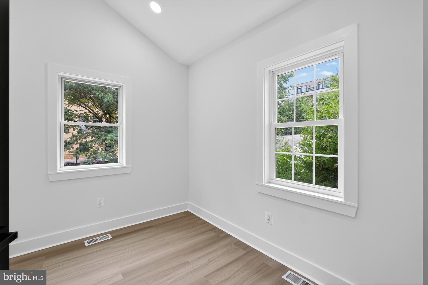 2948 MILLS AVE NE, WASHINGTON, District Of Columbia 20018, 4 Bedrooms Bedrooms, ,3 BathroomsBathrooms,Residential,For sale,2948 MILLS AVE NE,DCDC2226618 MLS # DCDC2226618