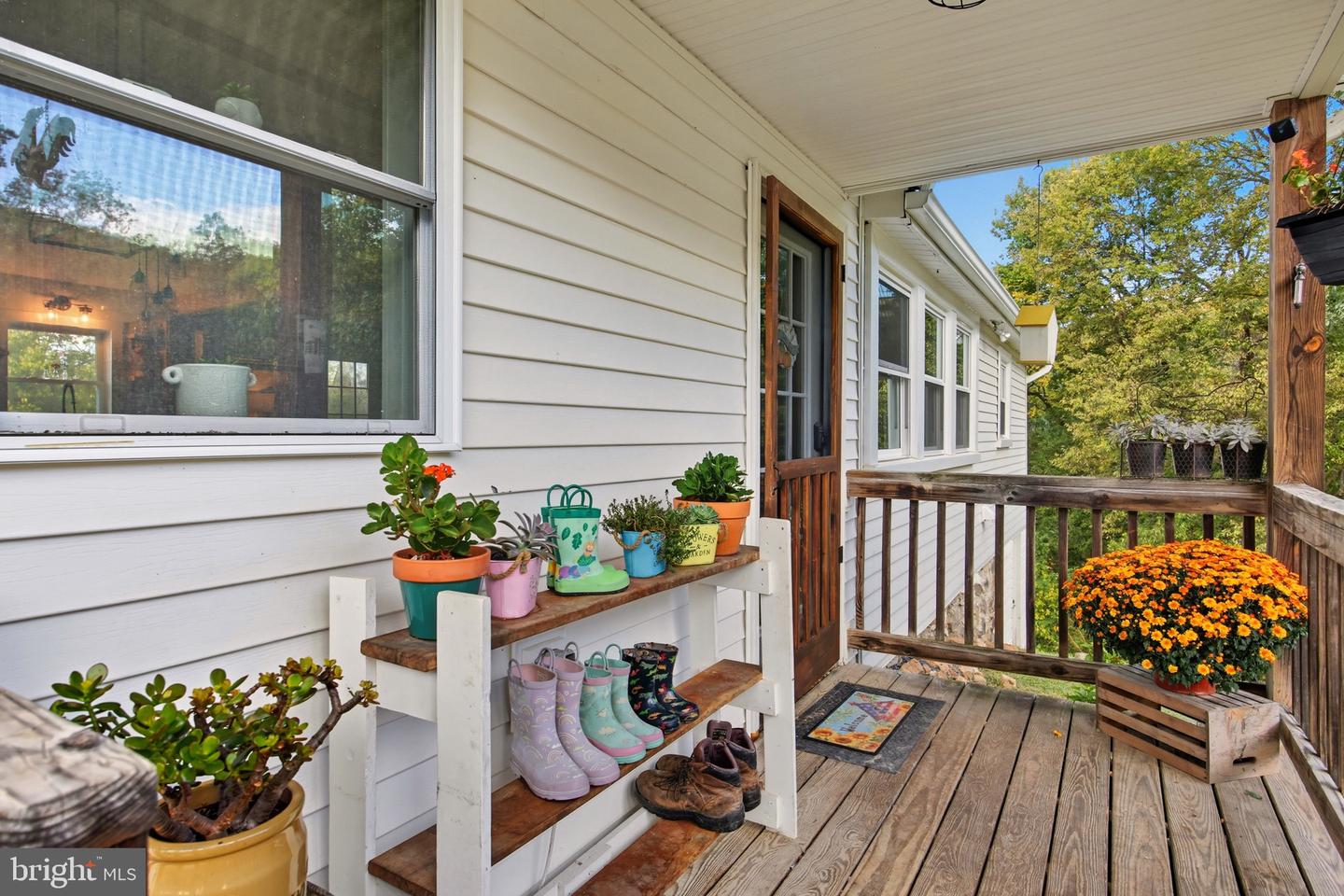 1855 E LEE HWY, NEW MARKET, Virginia 22844, 3 Bedrooms Bedrooms, ,2 BathroomsBathrooms,Residential,For sale,1855 E LEE HWY,VASH2012750 MLS # VASH2012750