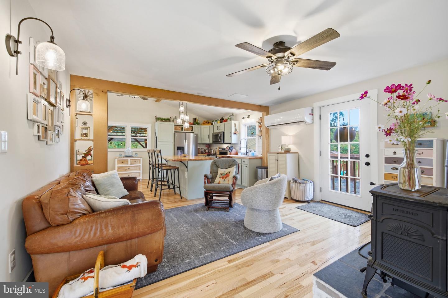 1855 E LEE HWY, NEW MARKET, Virginia 22844, 3 Bedrooms Bedrooms, ,2 BathroomsBathrooms,Residential,For sale,1855 E LEE HWY,VASH2012750 MLS # VASH2012750