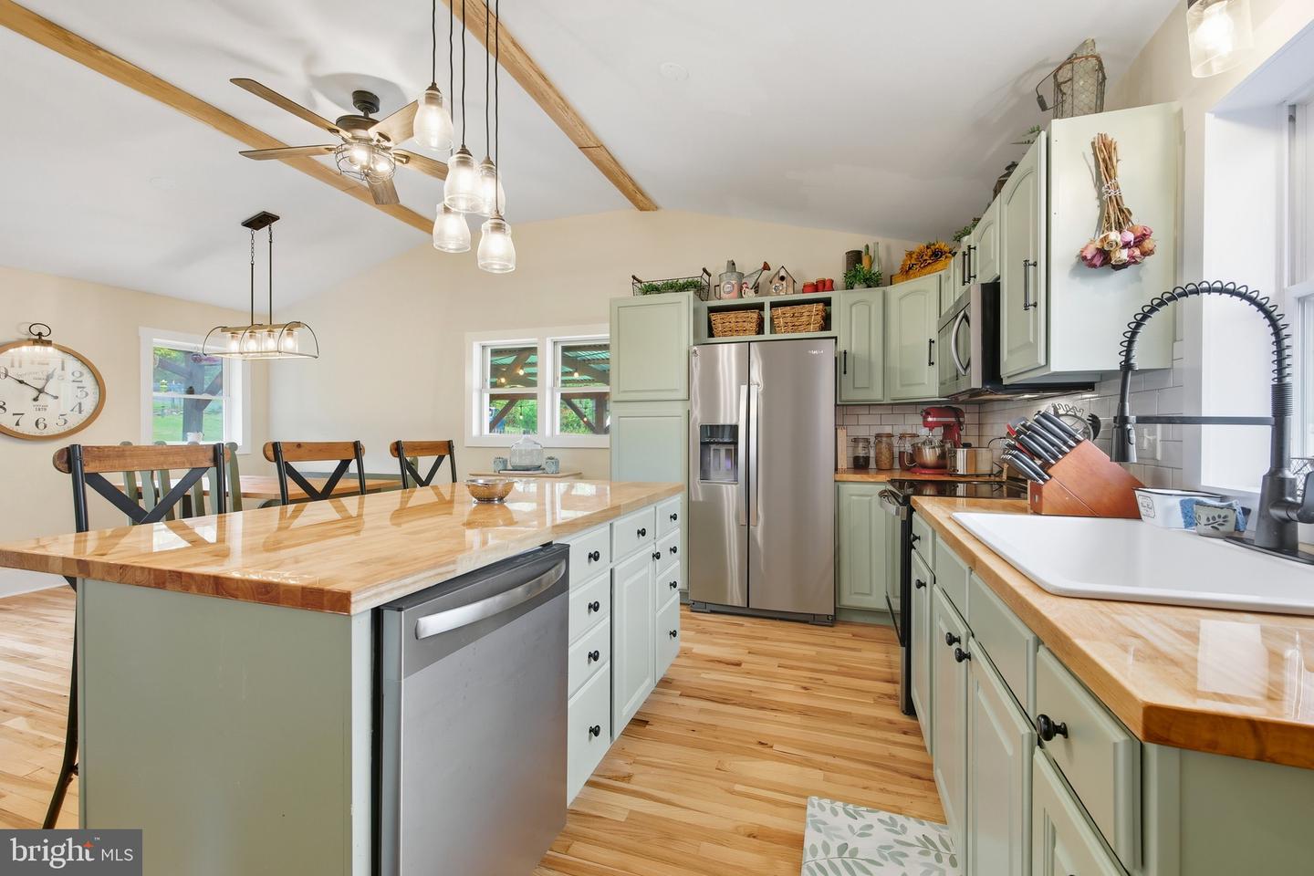 1855 E LEE HWY, NEW MARKET, Virginia 22844, 3 Bedrooms Bedrooms, ,2 BathroomsBathrooms,Residential,For sale,1855 E LEE HWY,VASH2012750 MLS # VASH2012750
