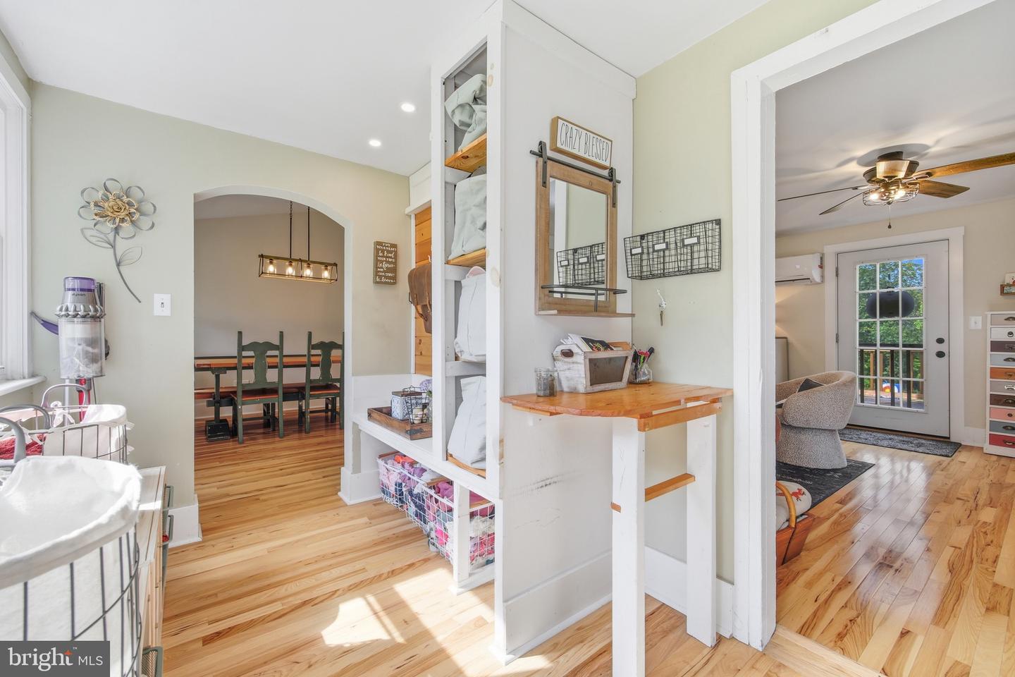 1855 E LEE HWY, NEW MARKET, Virginia 22844, 3 Bedrooms Bedrooms, ,2 BathroomsBathrooms,Residential,For sale,1855 E LEE HWY,VASH2012750 MLS # VASH2012750