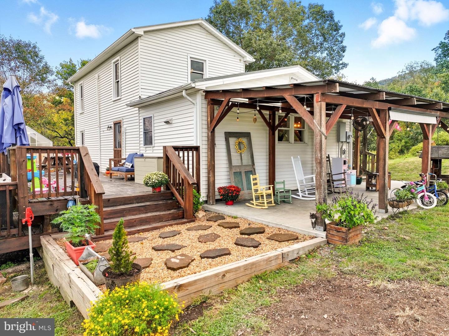 1855 E LEE HWY, NEW MARKET, Virginia 22844, 3 Bedrooms Bedrooms, ,2 BathroomsBathrooms,Residential,For sale,1855 E LEE HWY,VASH2012750 MLS # VASH2012750