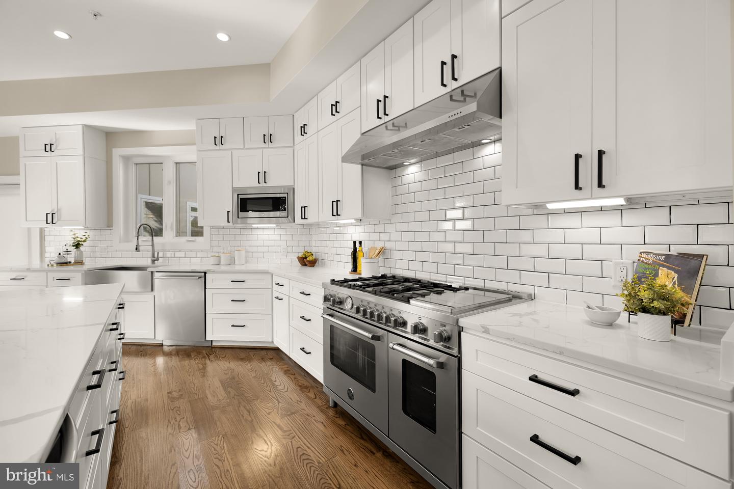 3015 26TH ST NE, WASHINGTON, District Of Columbia 20018, 5 Bedrooms Bedrooms, ,3 BathroomsBathrooms,Residential,For sale,3015 26TH ST NE,DCDC2226620 MLS # DCDC2226620