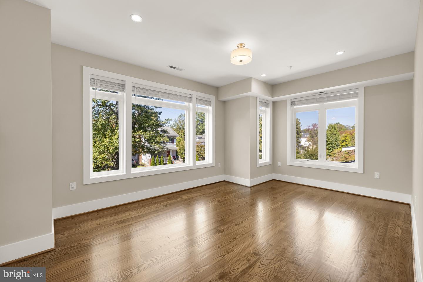 3015 26TH ST NE, WASHINGTON, District Of Columbia 20018, 5 Bedrooms Bedrooms, ,3 BathroomsBathrooms,Residential,For sale,3015 26TH ST NE,DCDC2226620 MLS # DCDC2226620