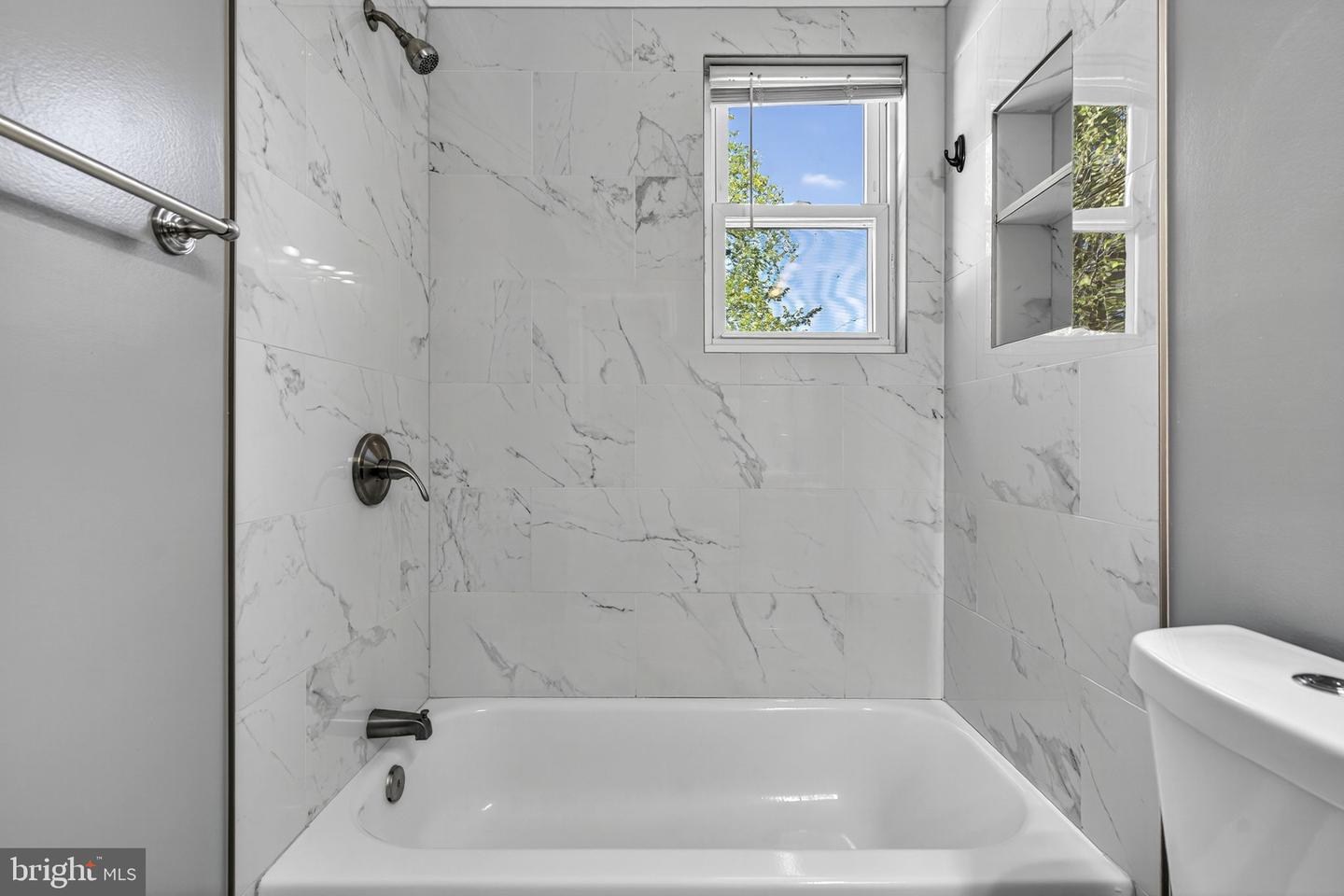 2716 SCHOOL ST, ALEXANDRIA, Virginia 22303, 3 Bedrooms Bedrooms, ,2 BathroomsBathrooms,Residential,For sale,2716 SCHOOL ST,VAFX2273966 MLS # VAFX2273966