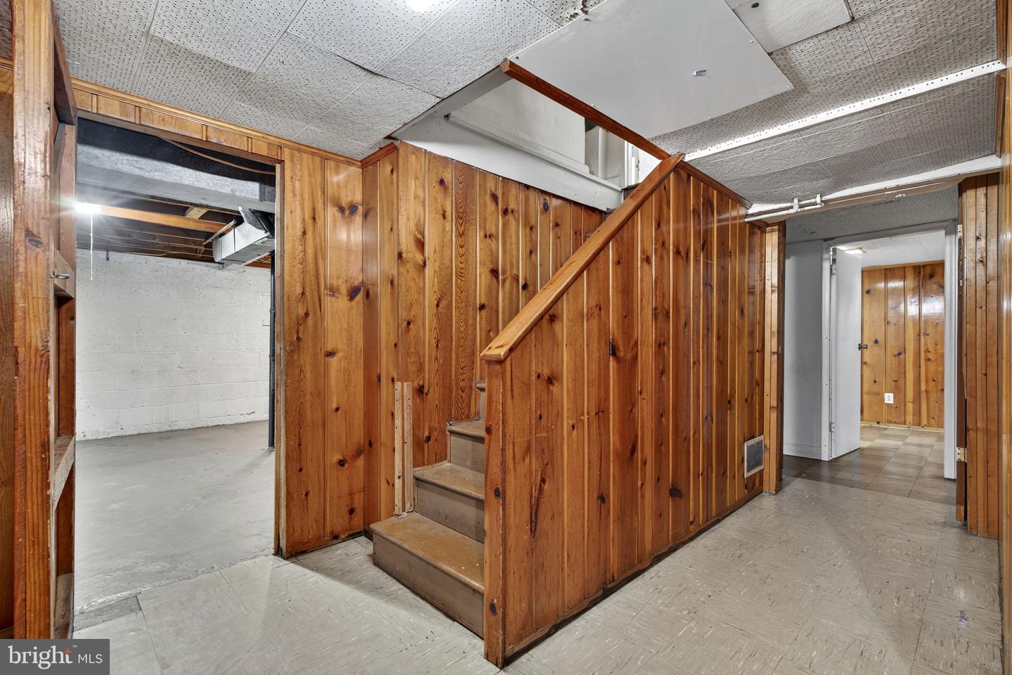 2716 SCHOOL ST, ALEXANDRIA, Virginia 22303, 3 Bedrooms Bedrooms, ,2 BathroomsBathrooms,Residential,For sale,2716 SCHOOL ST,VAFX2273966 MLS # VAFX2273966