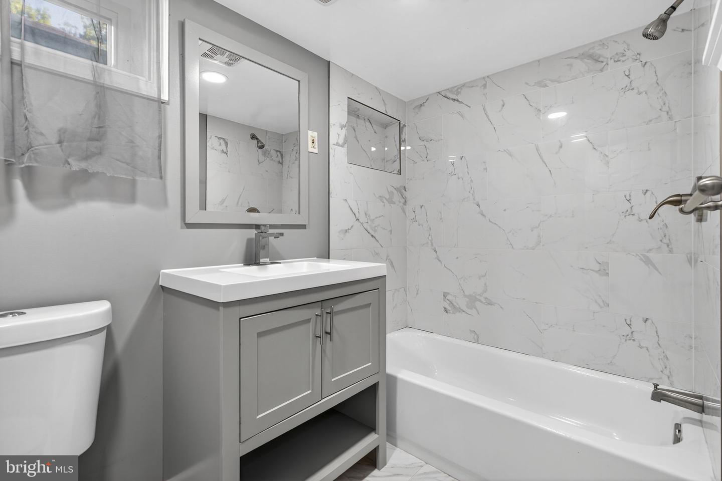 2716 SCHOOL ST, ALEXANDRIA, Virginia 22303, 3 Bedrooms Bedrooms, ,2 BathroomsBathrooms,Residential,For sale,2716 SCHOOL ST,VAFX2273966 MLS # VAFX2273966