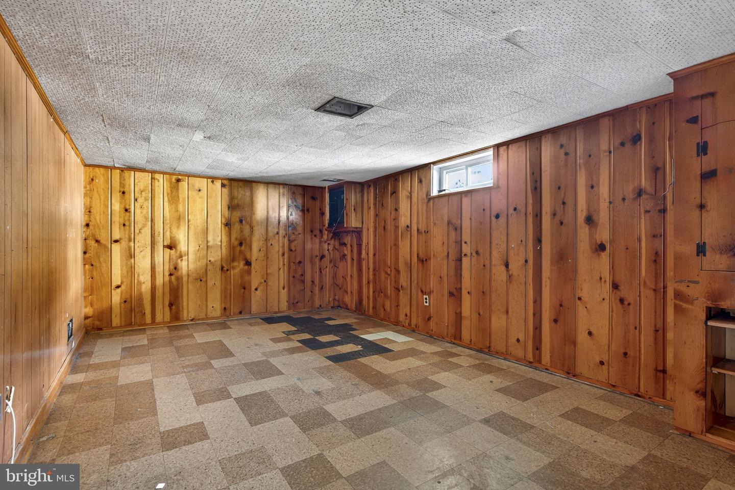 2716 SCHOOL ST, ALEXANDRIA, Virginia 22303, 3 Bedrooms Bedrooms, ,2 BathroomsBathrooms,Residential,For sale,2716 SCHOOL ST,VAFX2273966 MLS # VAFX2273966