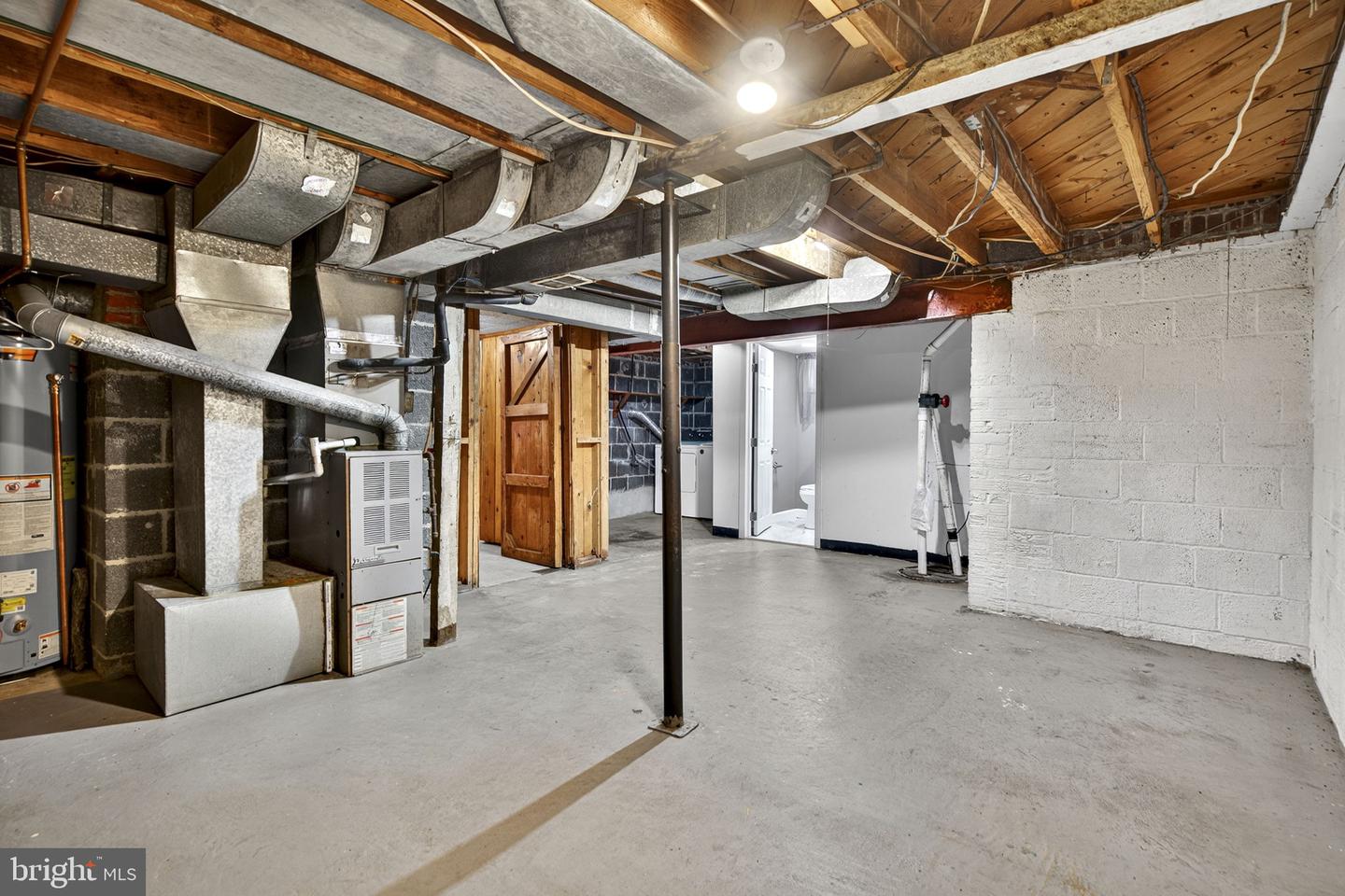 2716 SCHOOL ST, ALEXANDRIA, Virginia 22303, 3 Bedrooms Bedrooms, ,2 BathroomsBathrooms,Residential,For sale,2716 SCHOOL ST,VAFX2273966 MLS # VAFX2273966