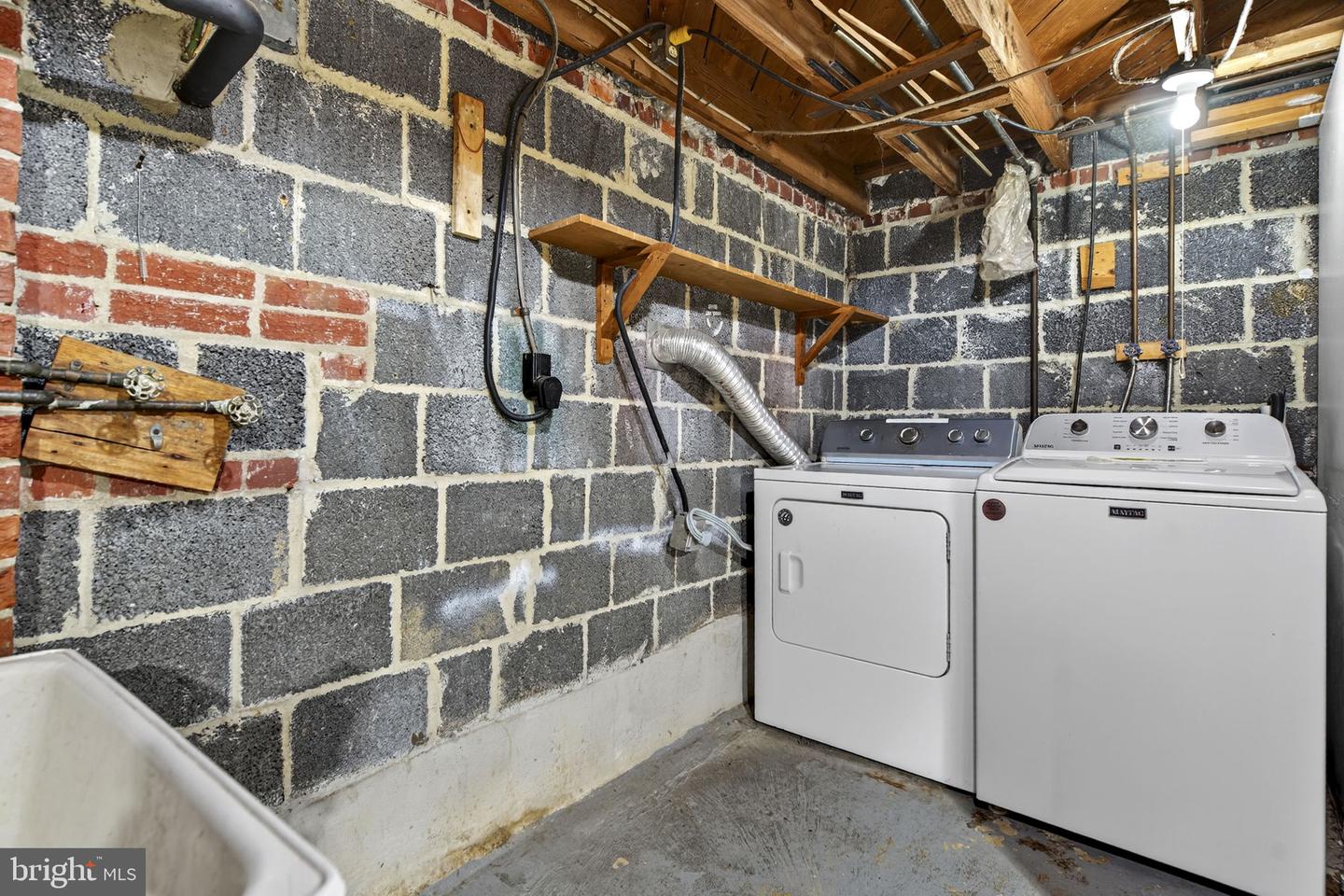 2716 SCHOOL ST, ALEXANDRIA, Virginia 22303, 3 Bedrooms Bedrooms, ,2 BathroomsBathrooms,Residential,For sale,2716 SCHOOL ST,VAFX2273966 MLS # VAFX2273966