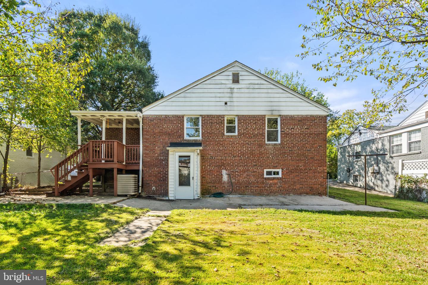 2716 SCHOOL ST, ALEXANDRIA, Virginia 22303, 3 Bedrooms Bedrooms, ,2 BathroomsBathrooms,Residential,For sale,2716 SCHOOL ST,VAFX2273966 MLS # VAFX2273966
