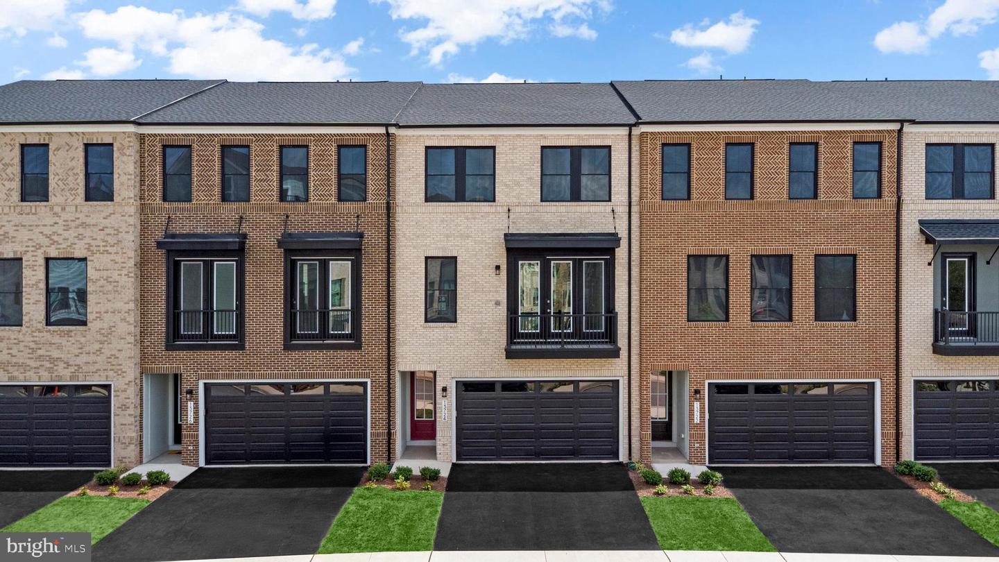 13724 AVIATION PL, HERNDON, Virginia 20171, 3 Bedrooms Bedrooms, ,2 BathroomsBathrooms,Residential,For sale,13724 AVIATION PL,VAFX2273976 MLS # VAFX2273976