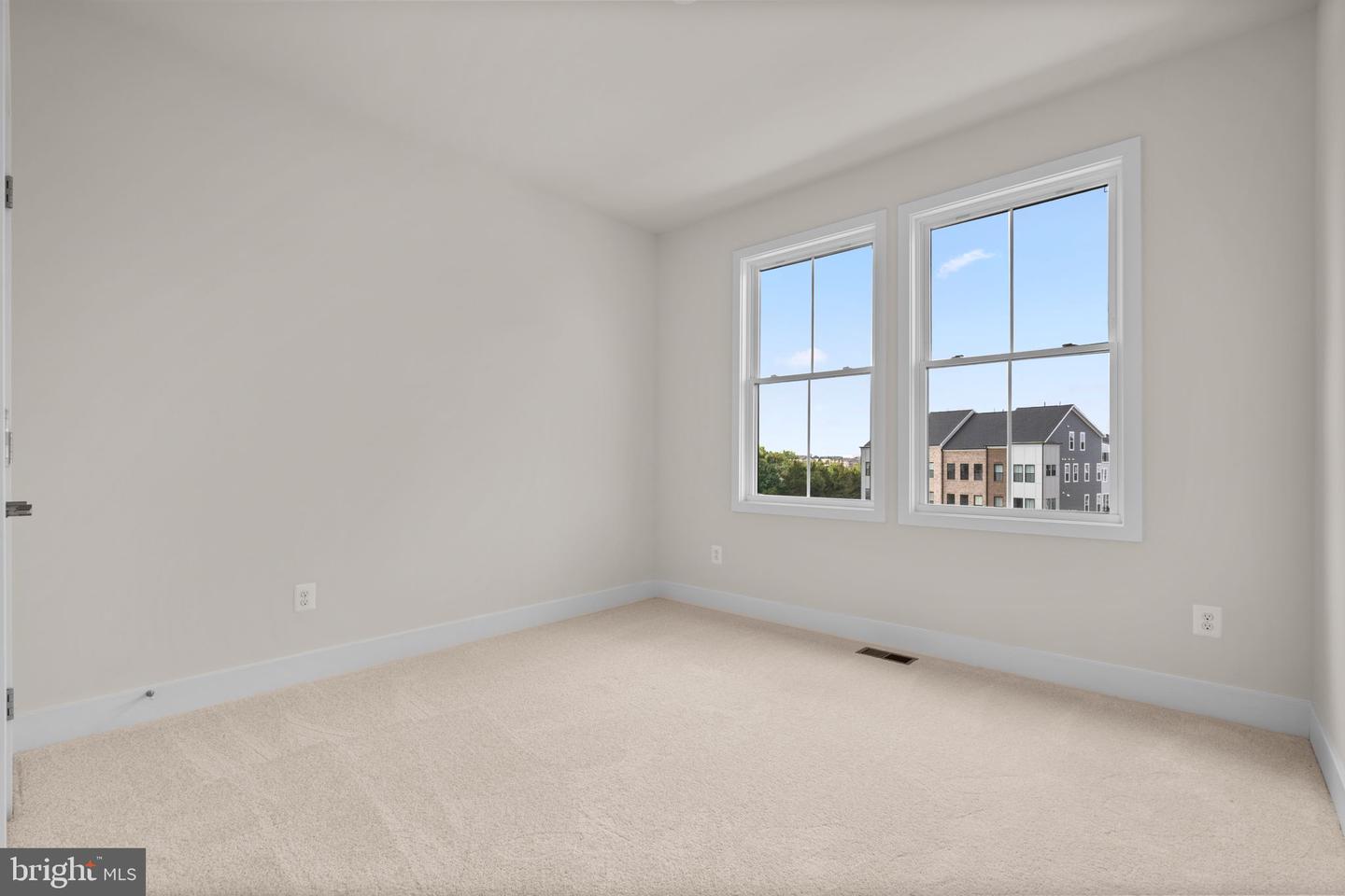 13724 AVIATION PL, HERNDON, Virginia 20171, 3 Bedrooms Bedrooms, ,2 BathroomsBathrooms,Residential,For sale,13724 AVIATION PL,VAFX2273976 MLS # VAFX2273976