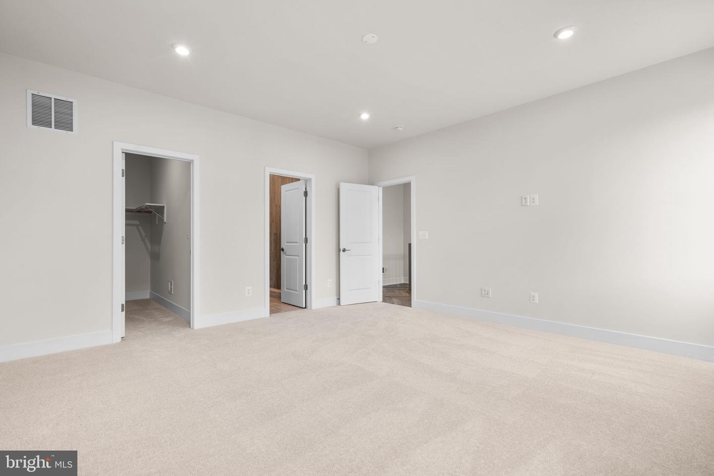 13724 AVIATION PL, HERNDON, Virginia 20171, 3 Bedrooms Bedrooms, ,2 BathroomsBathrooms,Residential,For sale,13724 AVIATION PL,VAFX2273976 MLS # VAFX2273976