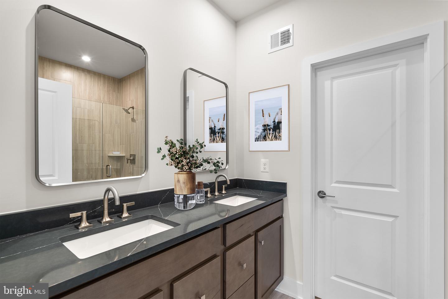 13724 AVIATION PL, HERNDON, Virginia 20171, 3 Bedrooms Bedrooms, ,2 BathroomsBathrooms,Residential,For sale,13724 AVIATION PL,VAFX2273976 MLS # VAFX2273976