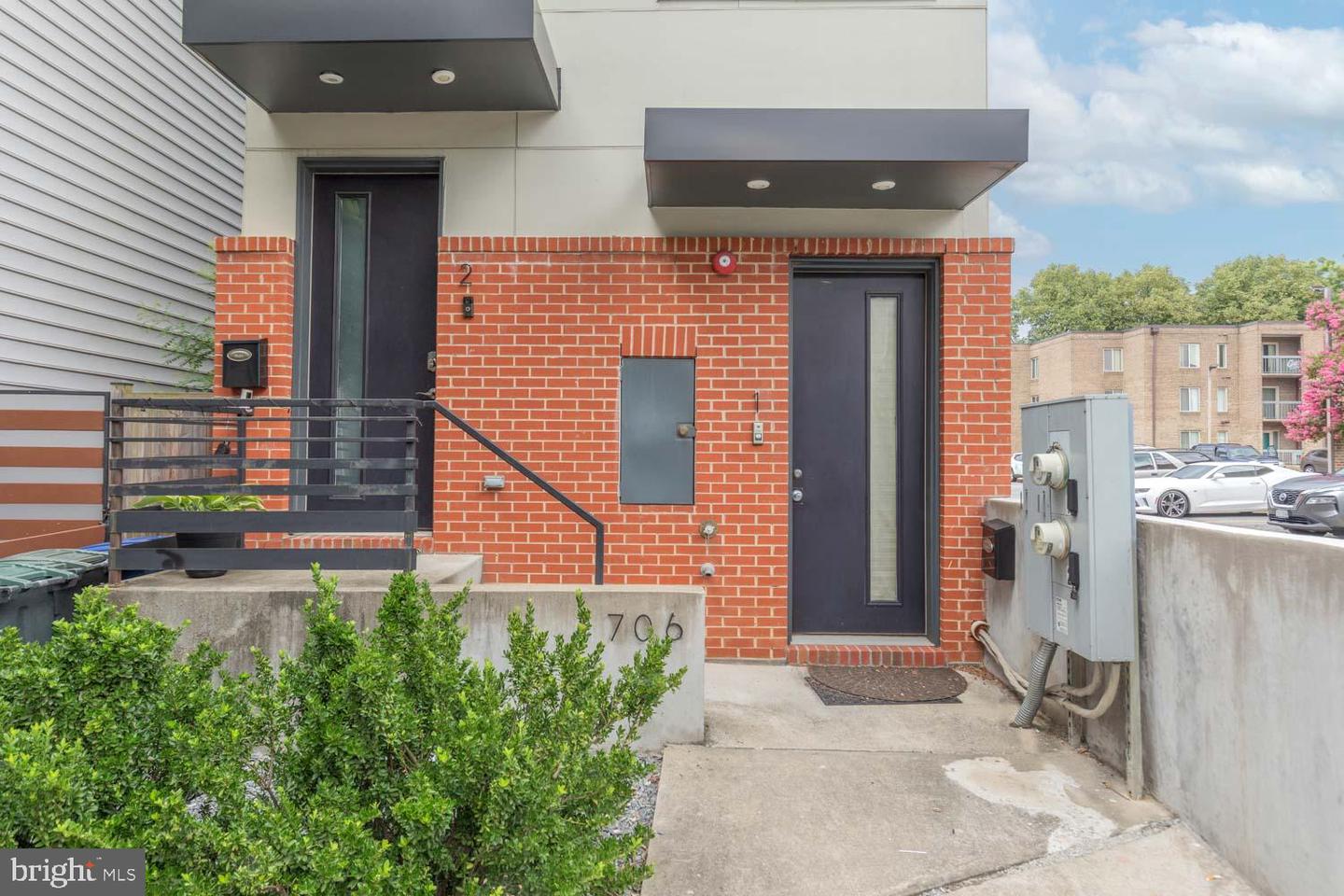 706 16TH ST NE #1, WASHINGTON, District Of Columbia 20002, 2 Bedrooms Bedrooms, ,2 BathroomsBathrooms,Residential,For sale,706 16TH ST NE #1,DCDC2226642 MLS # DCDC2226642