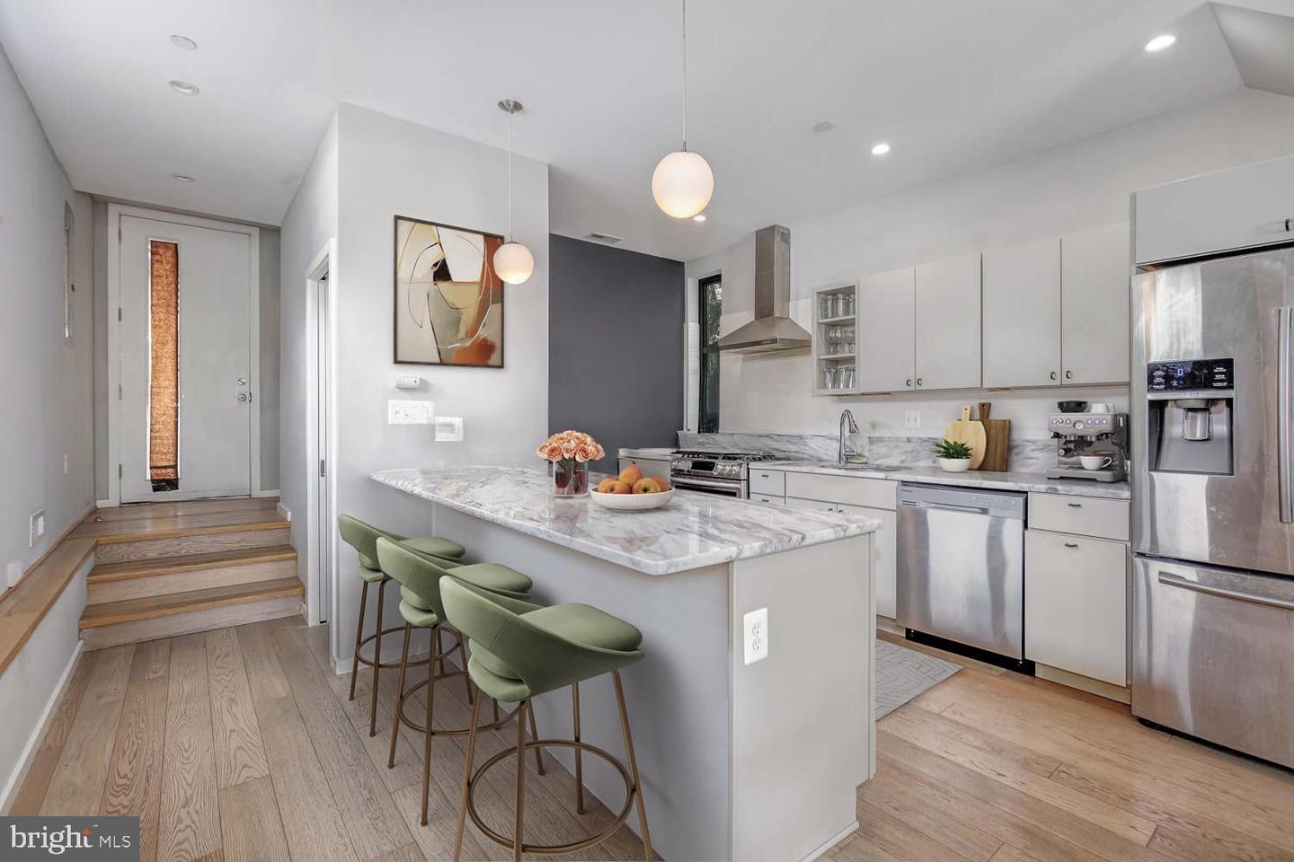 706 16TH ST NE #1, WASHINGTON, District Of Columbia 20002, 2 Bedrooms Bedrooms, ,2 BathroomsBathrooms,Residential,For sale,706 16TH ST NE #1,DCDC2226642 MLS # DCDC2226642