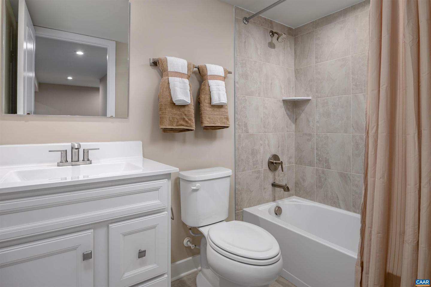 406B LAZY BRANCH LN, KESWICK, Virginia 22947, 3 Bedrooms Bedrooms, ,3 BathroomsBathrooms,Residential,For sale,406B LAZY BRANCH LN,669905 MLS # 669905