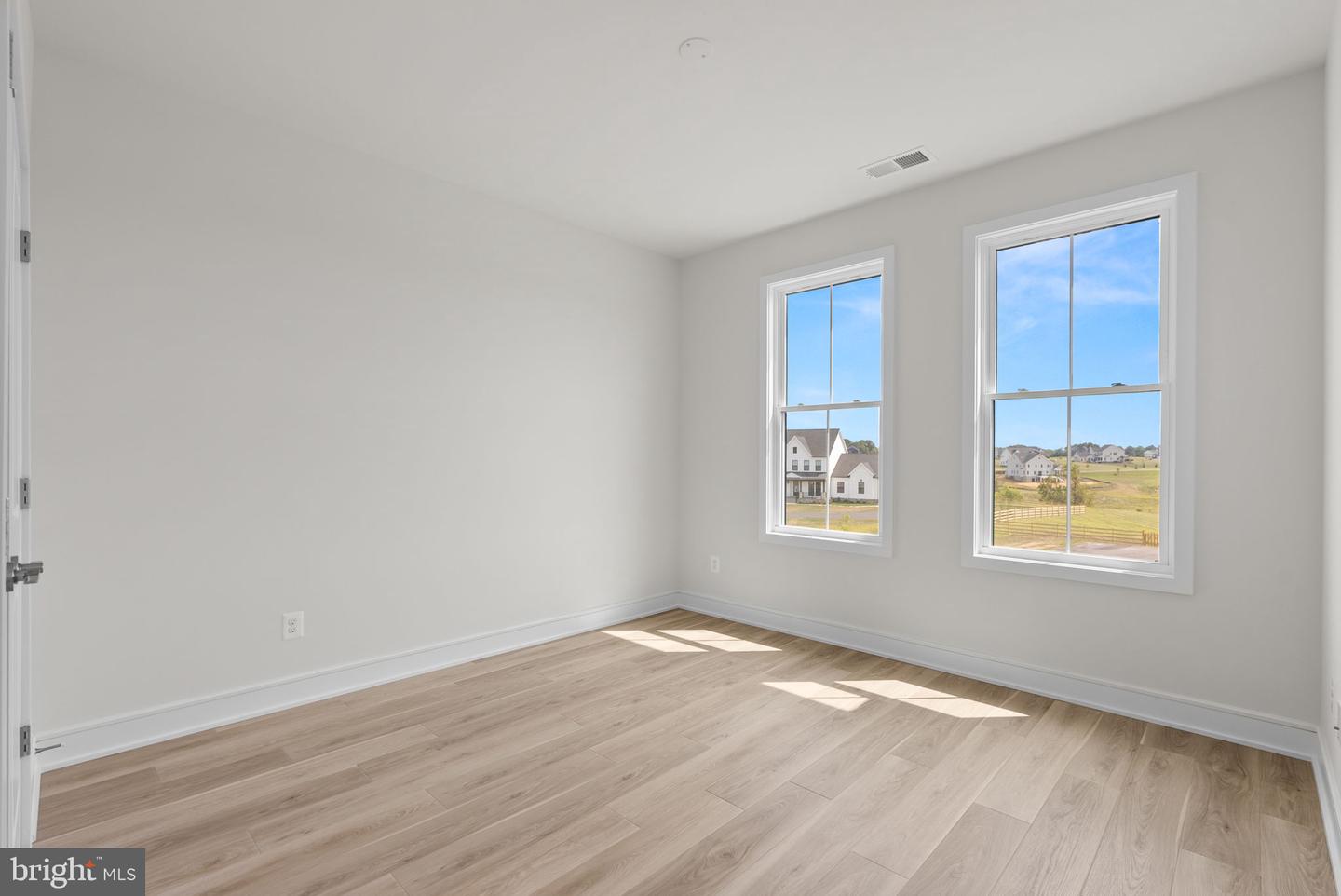 14649 FORDSON CT, PURCELLVILLE, Virginia 20132, 5 Bedrooms Bedrooms, ,5 BathroomsBathrooms,Residential,For sale,14649 FORDSON CT,VALO2108748 MLS # VALO2108748