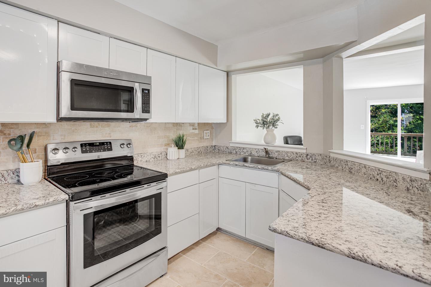 15355 GATEHOUSE TER, WOODBRIDGE, Virginia 22191, 2 Bedrooms Bedrooms, ,3 BathroomsBathrooms,Residential,For sale,15355 GATEHOUSE TER,VAPW2105868 MLS # VAPW2105868
