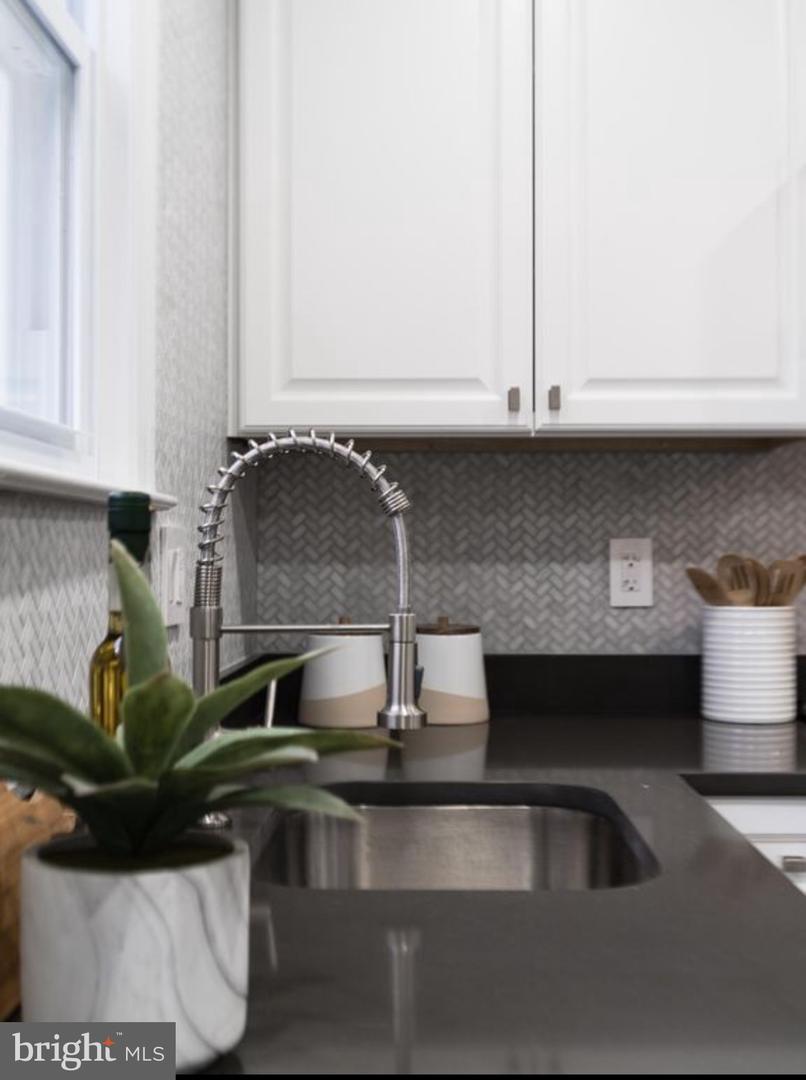 612 44TH ST NE, WASHINGTON, District Of Columbia 20019, 2 Bedrooms Bedrooms, ,2 BathroomsBathrooms,Residential,For sale,612 44TH ST NE,DCDC2226732 MLS # DCDC2226732