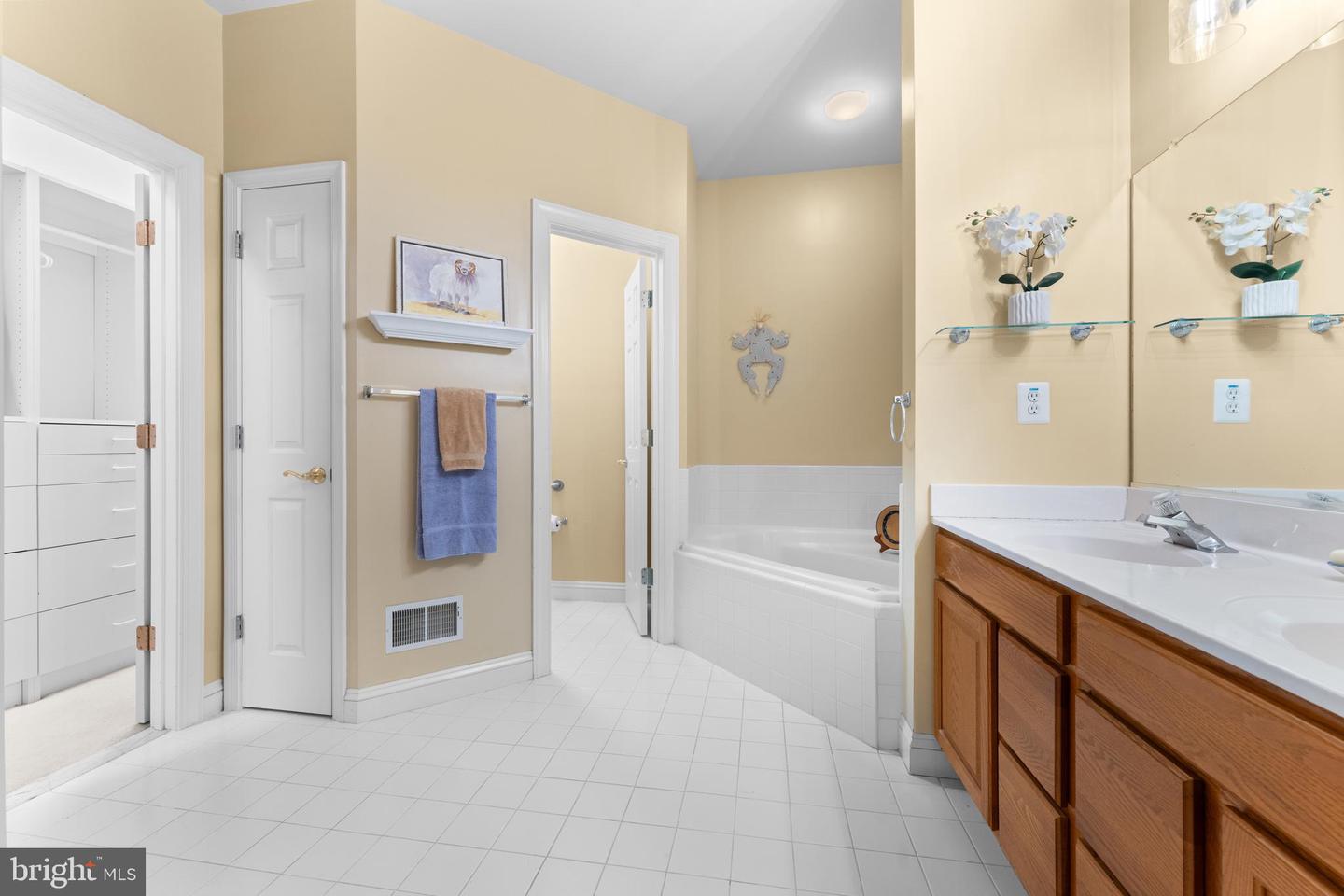 17246 PEPPERSTOCK LN, JEFFERSONTON, Virginia 22724, 4 Bedrooms Bedrooms, ,3 BathroomsBathrooms,Residential,For sale,17246 PEPPERSTOCK LN,VACU2010278 MLS # VACU2010278