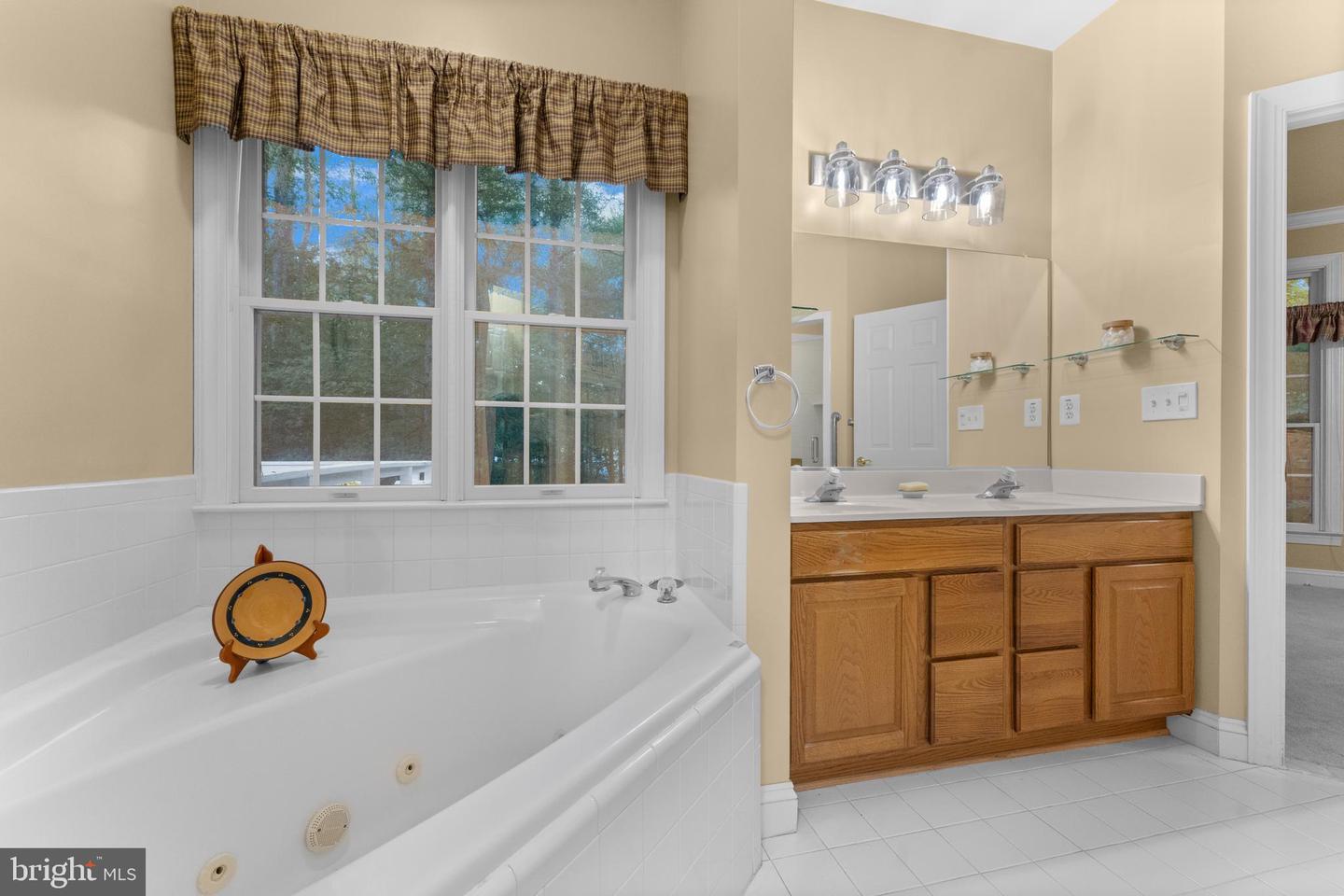 17246 PEPPERSTOCK LN, JEFFERSONTON, Virginia 22724, 4 Bedrooms Bedrooms, ,3 BathroomsBathrooms,Residential,For sale,17246 PEPPERSTOCK LN,VACU2010278 MLS # VACU2010278