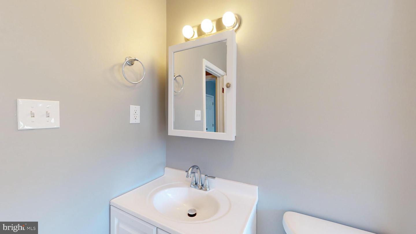 903 K ST NE, WASHINGTON, District Of Columbia 20002, 3 Bedrooms Bedrooms, ,1 BathroomBathrooms,Residential,For sale,903 K ST NE,DCDC2197678 MLS # DCDC2197678