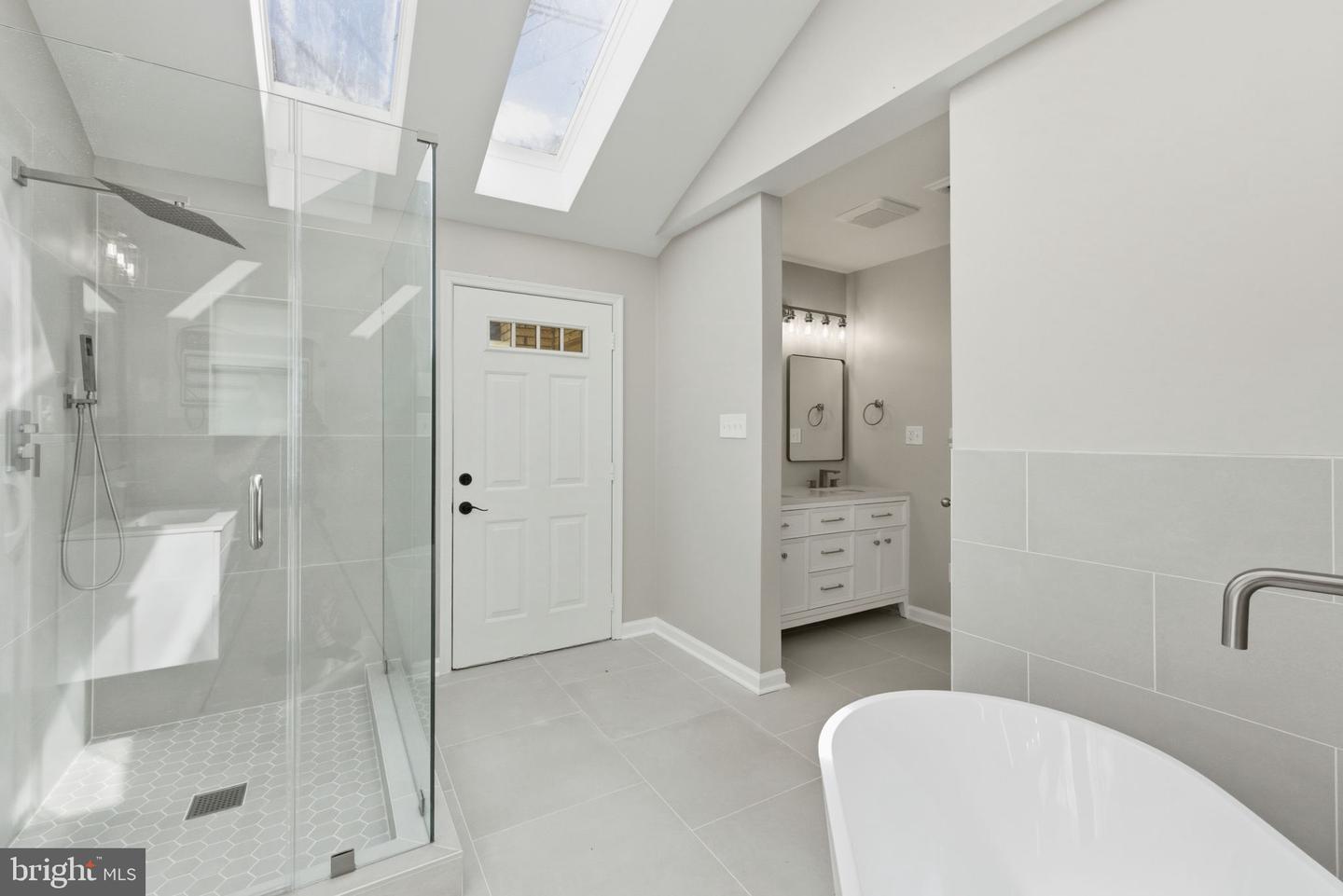 4801 FOX CHAPEL RD, FAIRFAX, Virginia 22030, 4 Bedrooms Bedrooms, ,4 BathroomsBathrooms,Residential,For sale,4801 FOX CHAPEL RD,VAFX2239052 MLS # VAFX2239052