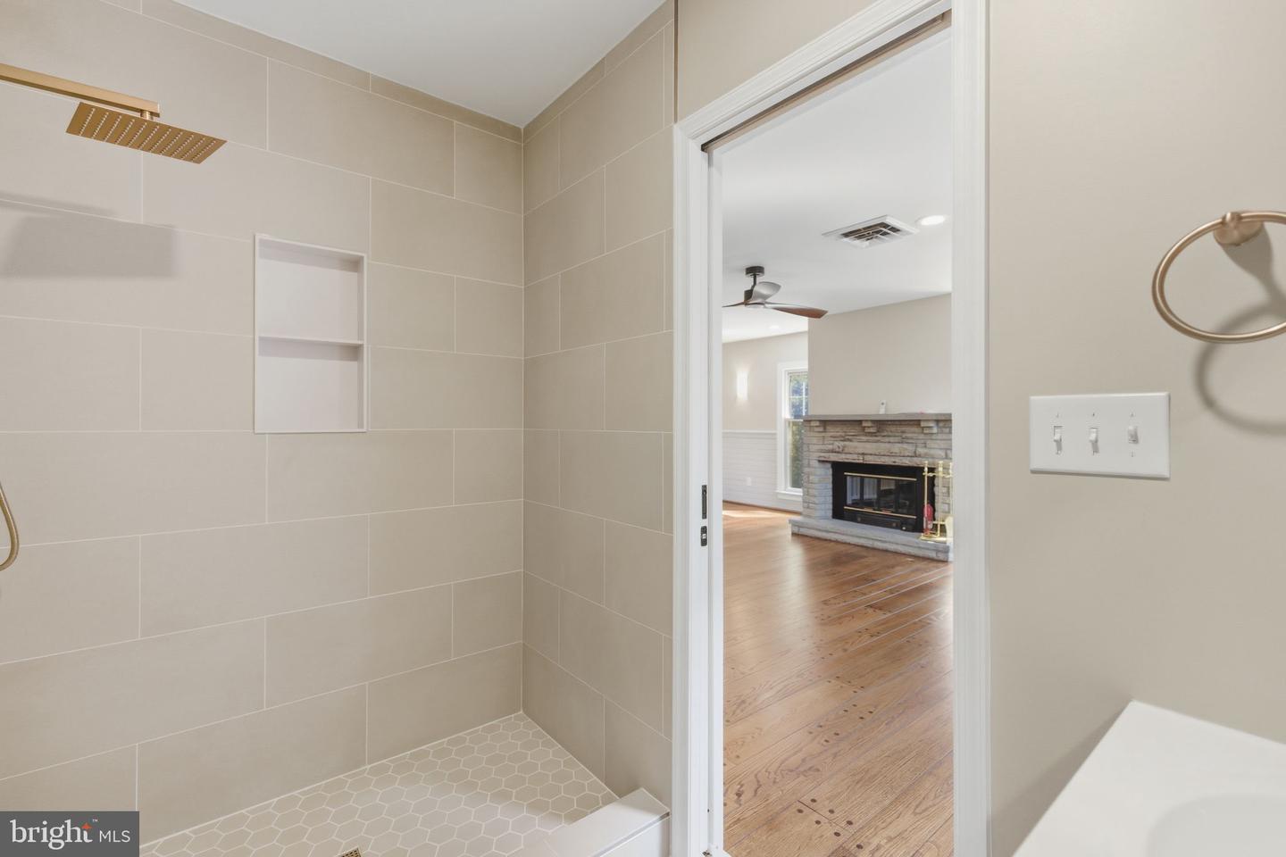 4801 FOX CHAPEL RD, FAIRFAX, Virginia 22030, 4 Bedrooms Bedrooms, ,4 BathroomsBathrooms,Residential,For sale,4801 FOX CHAPEL RD,VAFX2239052 MLS # VAFX2239052