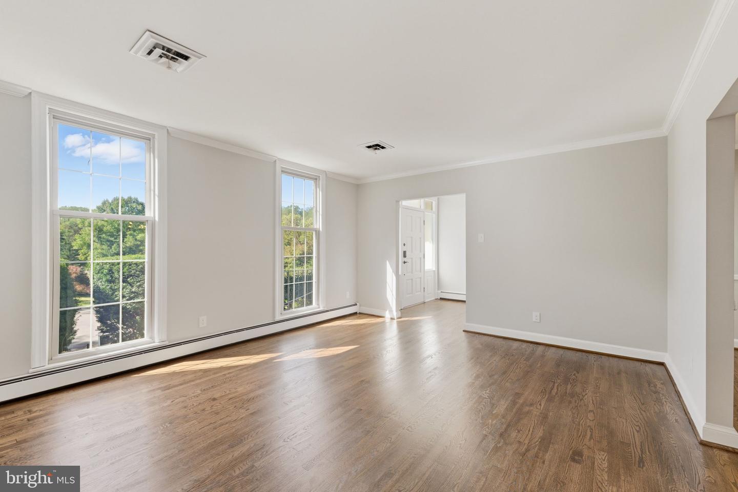 4801 FOX CHAPEL RD, FAIRFAX, Virginia 22030, 4 Bedrooms Bedrooms, ,4 BathroomsBathrooms,Residential,For sale,4801 FOX CHAPEL RD,VAFX2239052 MLS # VAFX2239052