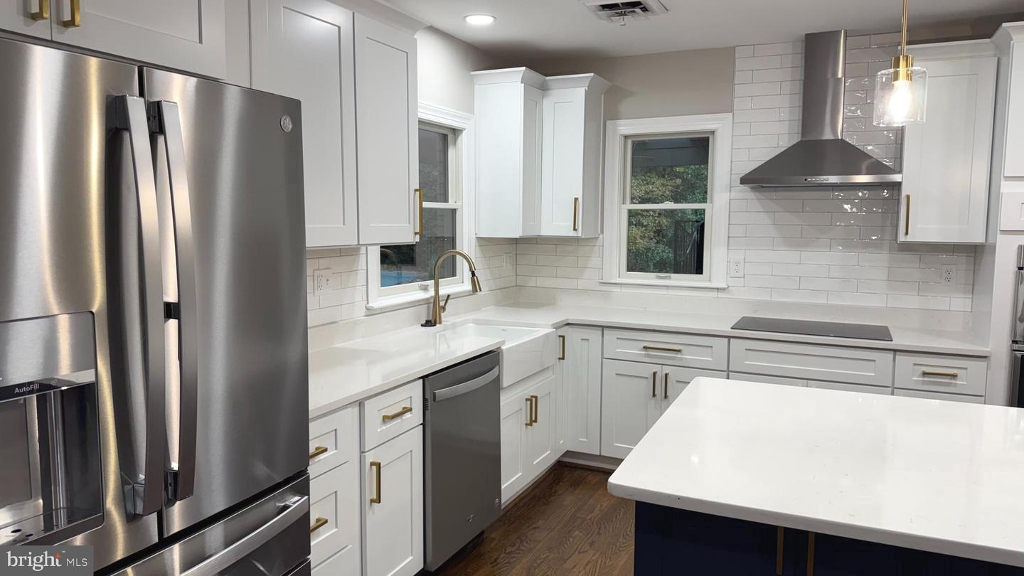 4801 FOX CHAPEL RD, FAIRFAX, Virginia 22030, 4 Bedrooms Bedrooms, ,4 BathroomsBathrooms,Residential,For sale,4801 FOX CHAPEL RD,VAFX2239052 MLS # VAFX2239052