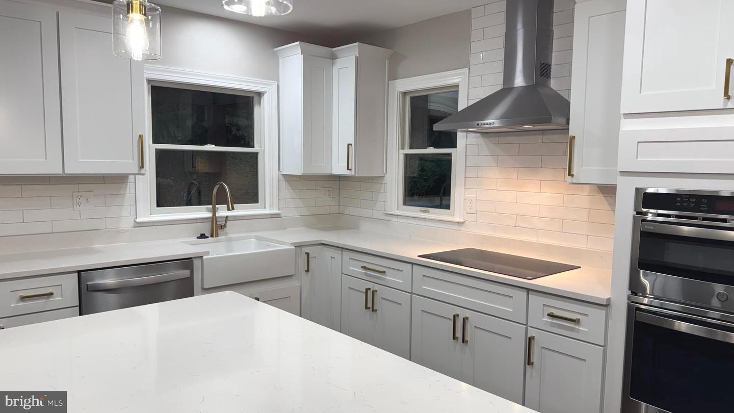 4801 FOX CHAPEL RD, FAIRFAX, Virginia 22030, 4 Bedrooms Bedrooms, ,4 BathroomsBathrooms,Residential,For sale,4801 FOX CHAPEL RD,VAFX2239052 MLS # VAFX2239052