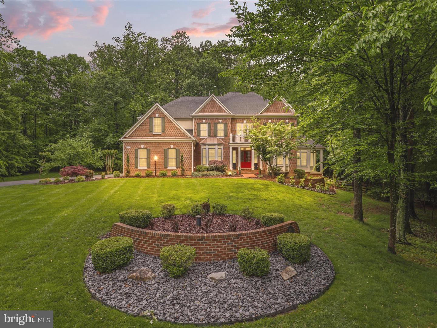 8197 COTTAGE ROSE CT, FAIRFAX STATION, Virginia 22039, 5 Bedrooms Bedrooms, ,4 BathroomsBathrooms,Residential,For sale,8197 COTTAGE ROSE CT,VAFX2239878 MLS # VAFX2239878