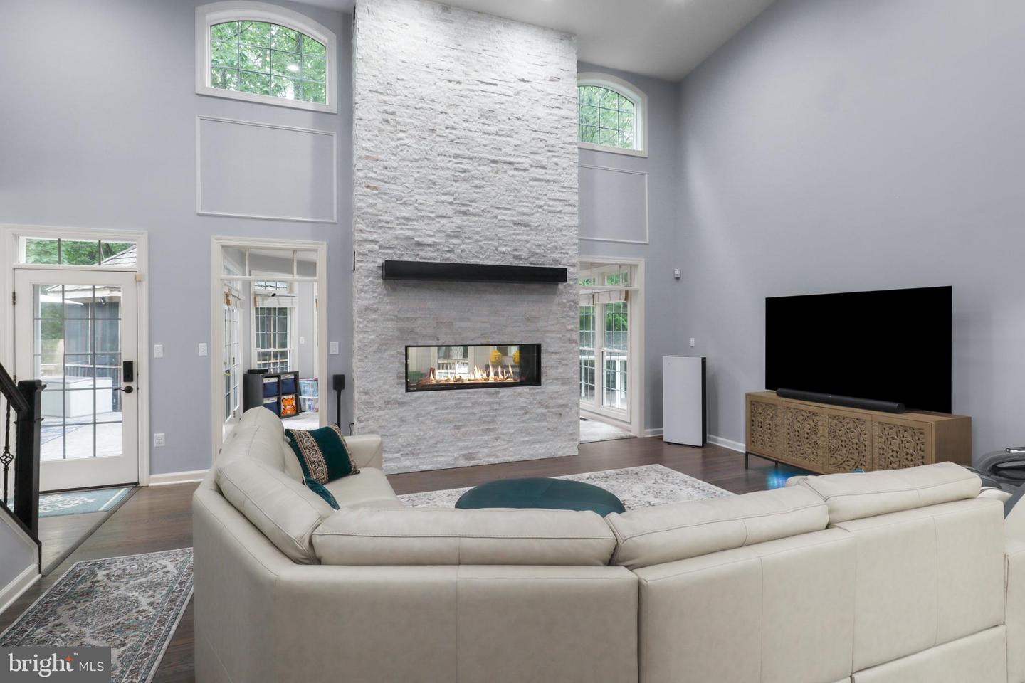 8197 COTTAGE ROSE CT, FAIRFAX STATION, Virginia 22039, 5 Bedrooms Bedrooms, ,4 BathroomsBathrooms,Residential,For sale,8197 COTTAGE ROSE CT,VAFX2239878 MLS # VAFX2239878