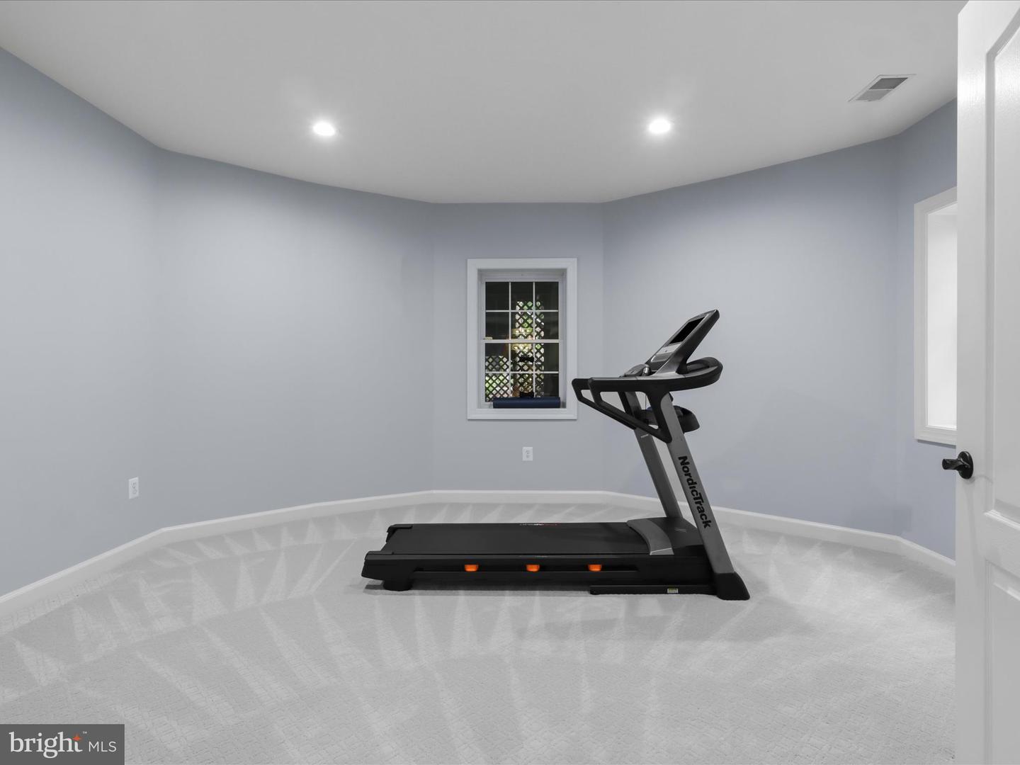 8197 COTTAGE ROSE CT, FAIRFAX STATION, Virginia 22039, 5 Bedrooms Bedrooms, ,4 BathroomsBathrooms,Residential,For sale,8197 COTTAGE ROSE CT,VAFX2239878 MLS # VAFX2239878