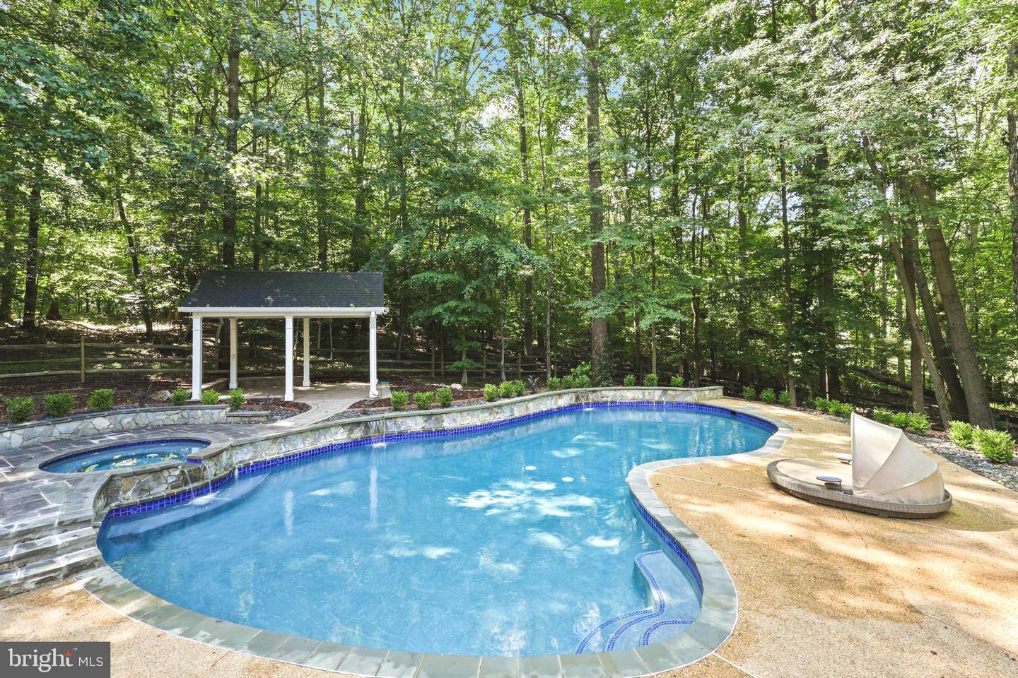 8197 COTTAGE ROSE CT, FAIRFAX STATION, Virginia 22039, 5 Bedrooms Bedrooms, ,4 BathroomsBathrooms,Residential,For sale,8197 COTTAGE ROSE CT,VAFX2239878 MLS # VAFX2239878