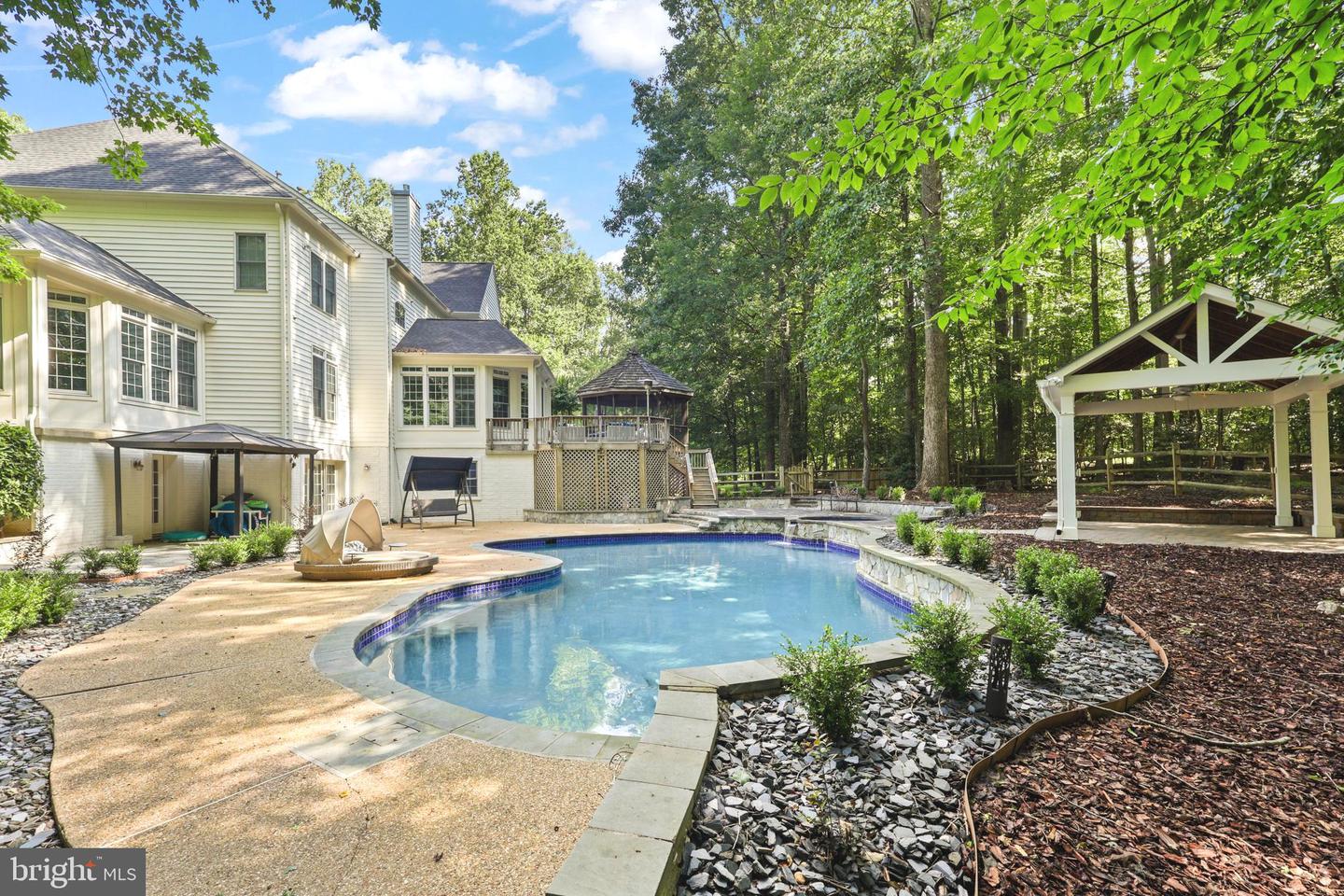 8197 COTTAGE ROSE CT, FAIRFAX STATION, Virginia 22039, 5 Bedrooms Bedrooms, ,4 BathroomsBathrooms,Residential,For sale,8197 COTTAGE ROSE CT,VAFX2239878 MLS # VAFX2239878