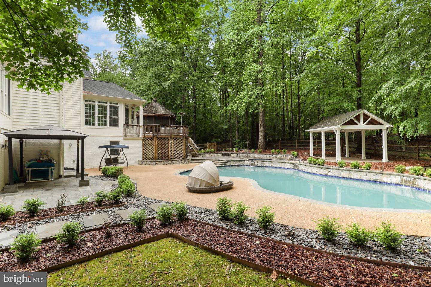 8197 COTTAGE ROSE CT, FAIRFAX STATION, Virginia 22039, 5 Bedrooms Bedrooms, ,4 BathroomsBathrooms,Residential,For sale,8197 COTTAGE ROSE CT,VAFX2239878 MLS # VAFX2239878