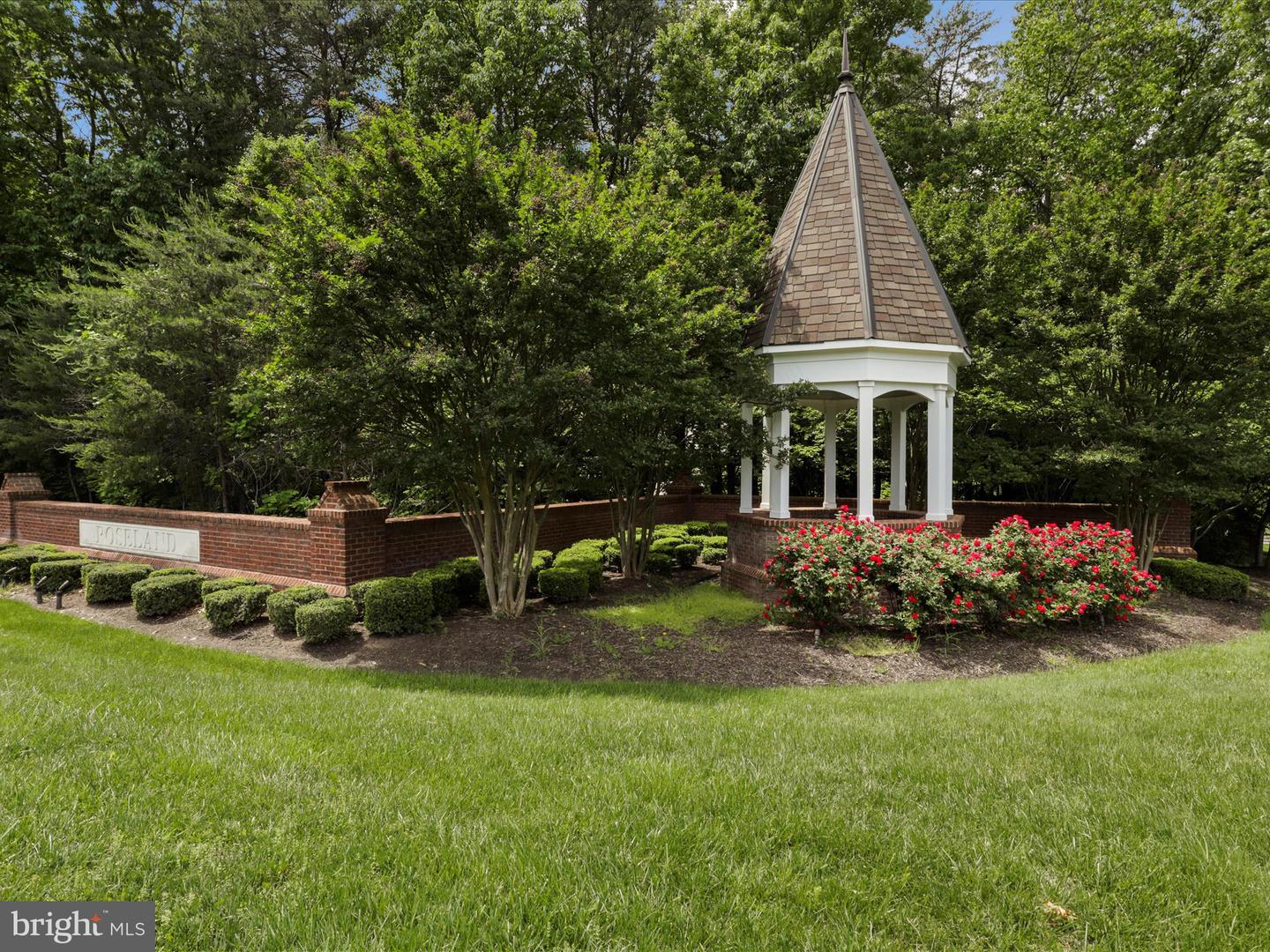 8197 COTTAGE ROSE CT, FAIRFAX STATION, Virginia 22039, 5 Bedrooms Bedrooms, ,4 BathroomsBathrooms,Residential,For sale,8197 COTTAGE ROSE CT,VAFX2239878 MLS # VAFX2239878