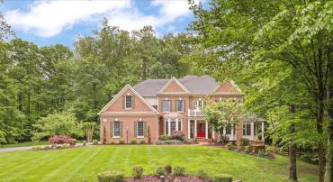 8197 COTTAGE ROSE CT, FAIRFAX STATION, Virginia 22039, 5 Bedrooms Bedrooms, ,4 BathroomsBathrooms,Residential,For sale,8197 COTTAGE ROSE CT,VAFX2239878 MLS # VAFX2239878